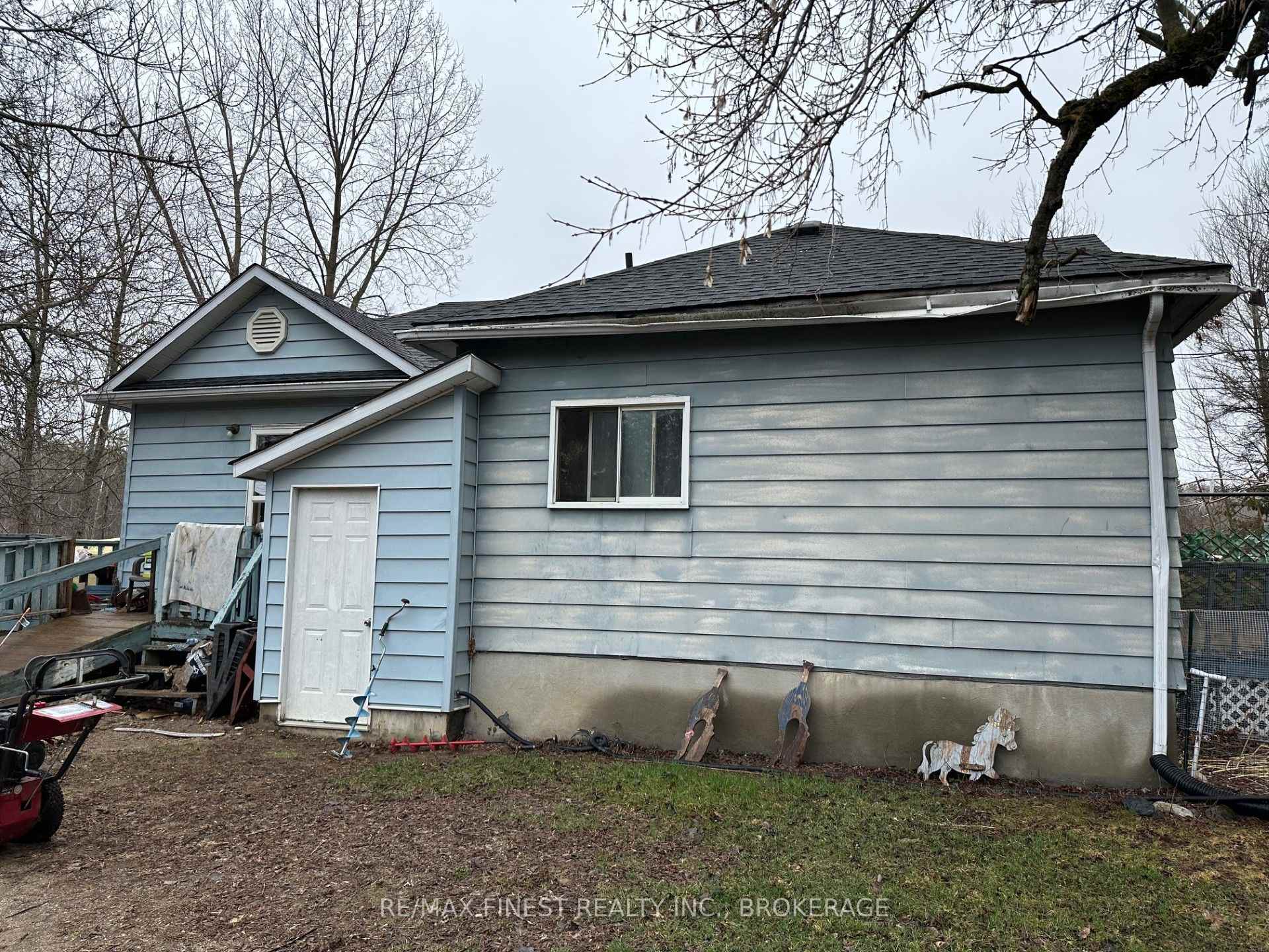 Photo 3 of 1440 Mountain Grove Road, Frontenac, Frontenac Centre — HOMEH