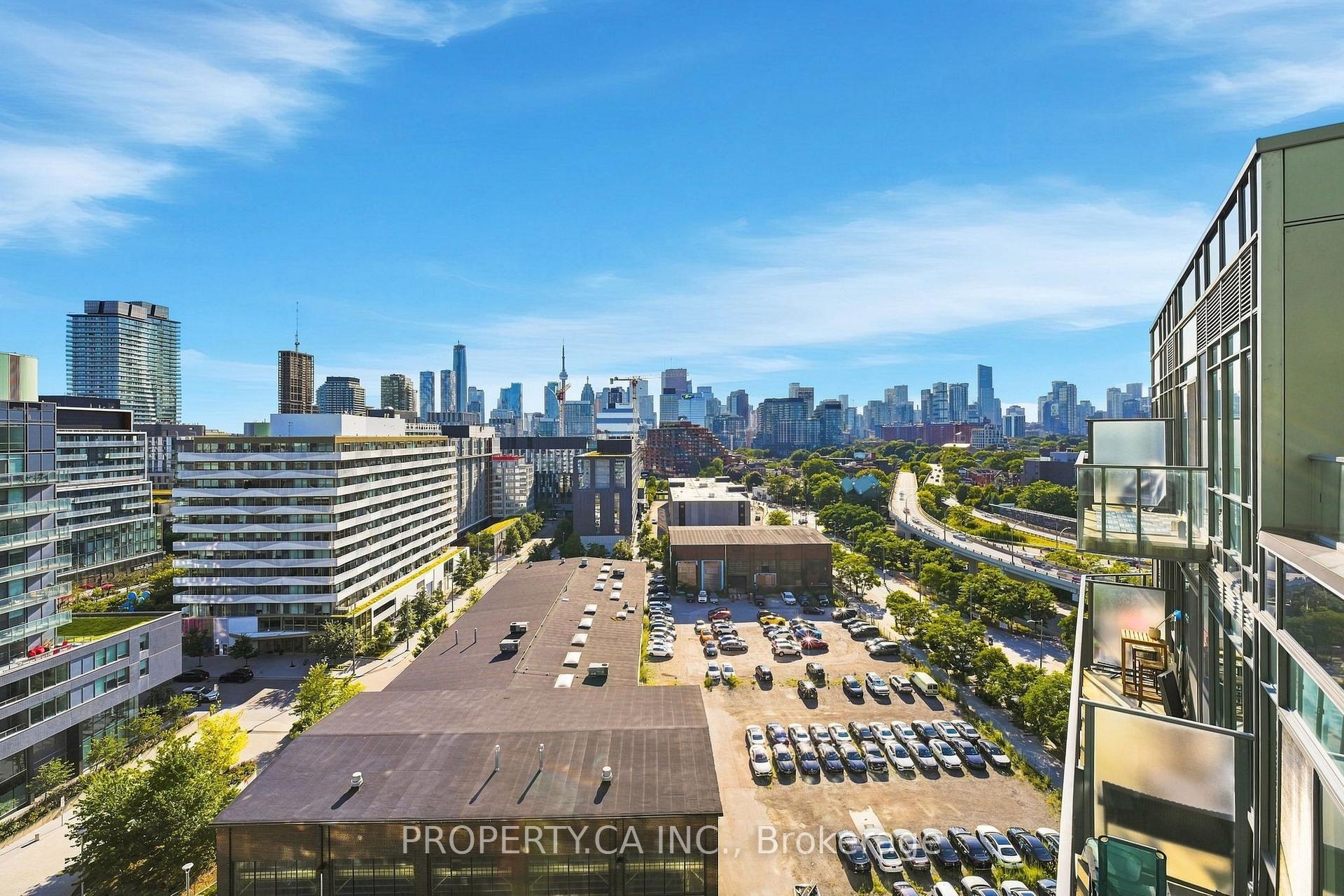 Photo 4 of Unit N-1004, 120 Bayview Avenue, Toronto, Waterfront Communities — HOMEH