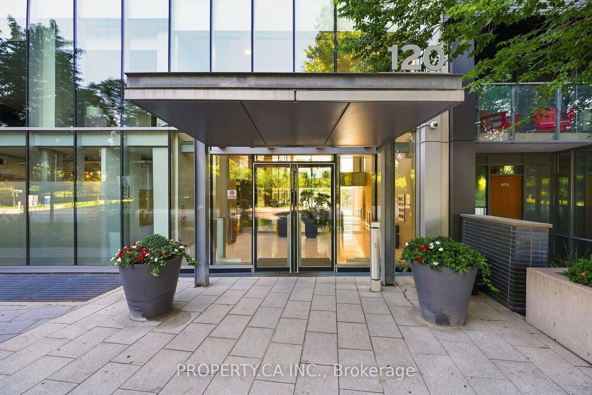 Photo 5 of Unit N-1004, 120 Bayview Avenue, Toronto, Waterfront Communities — HOMEH
