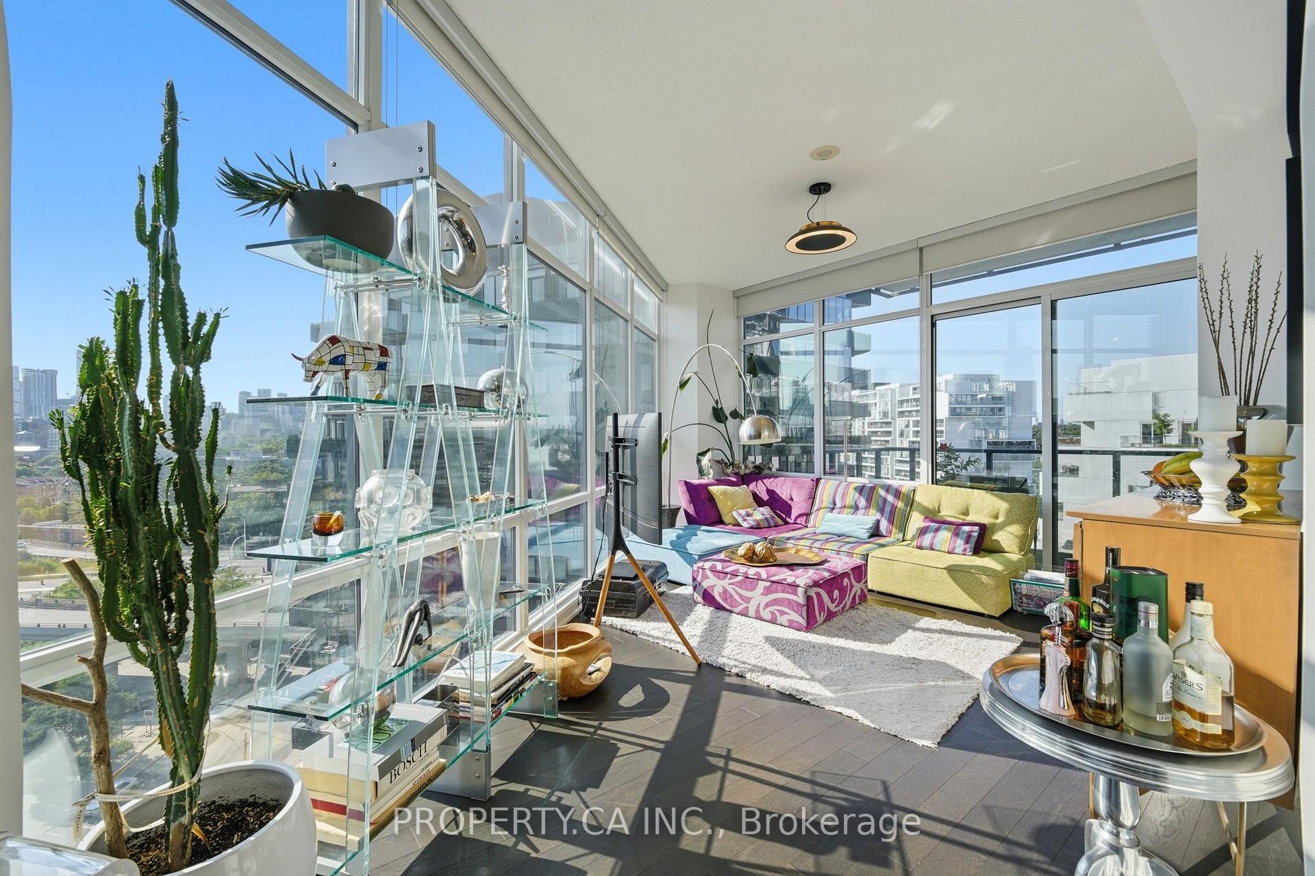 Photo 8 of Unit N-1004, 120 Bayview Avenue, Toronto, Waterfront Communities — HOMEH