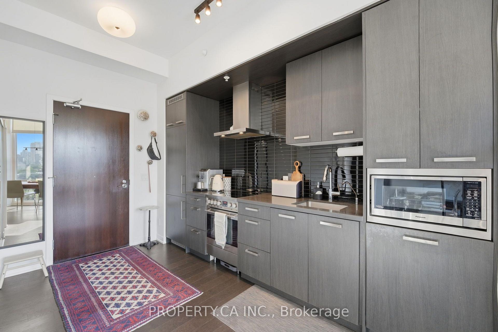 Photo 12 of Unit N-1004, 120 Bayview Avenue, Toronto, Waterfront Communities — HOMEH