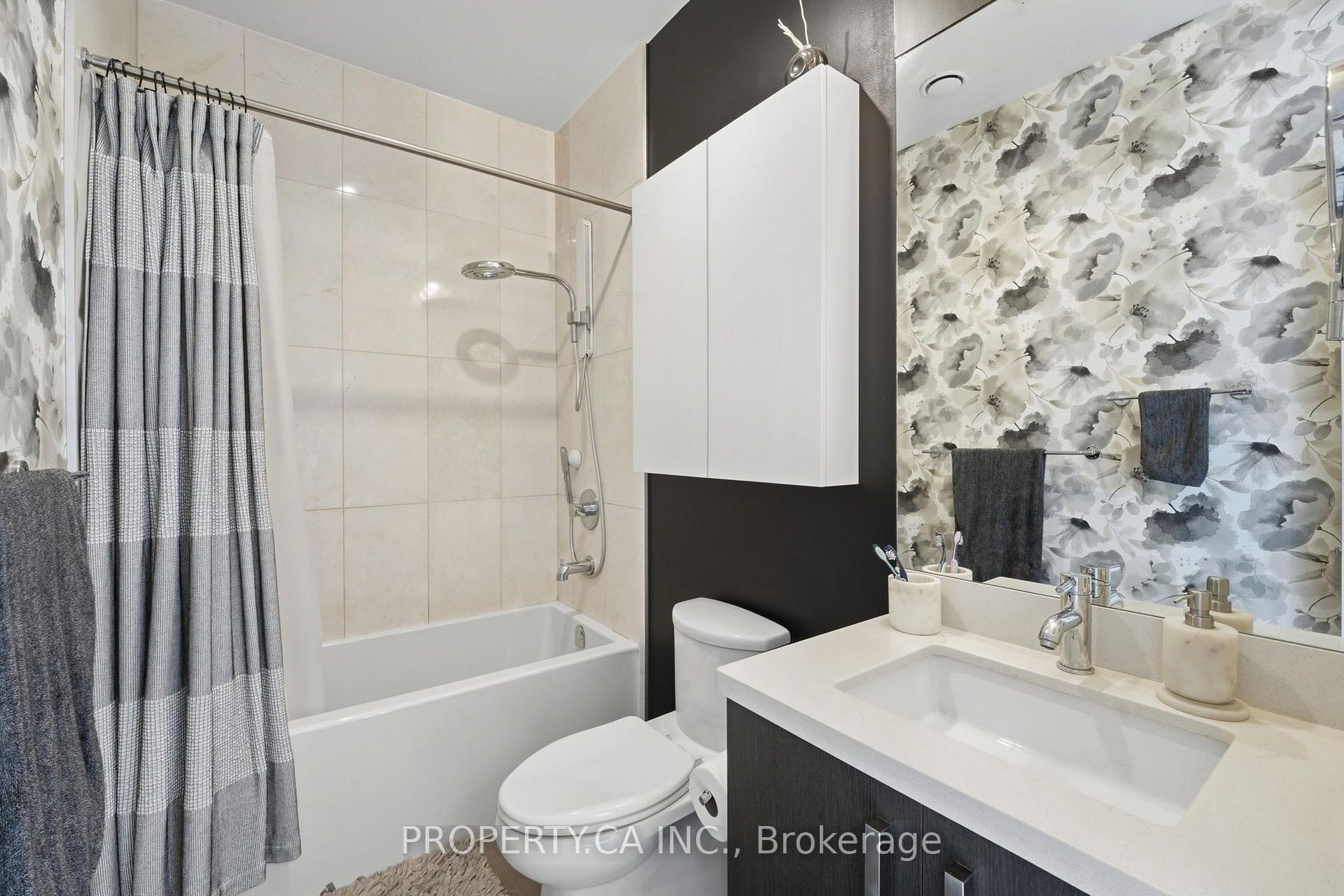 Photo 19 of Unit N-1004, 120 Bayview Avenue, Toronto, Waterfront Communities — HOMEH