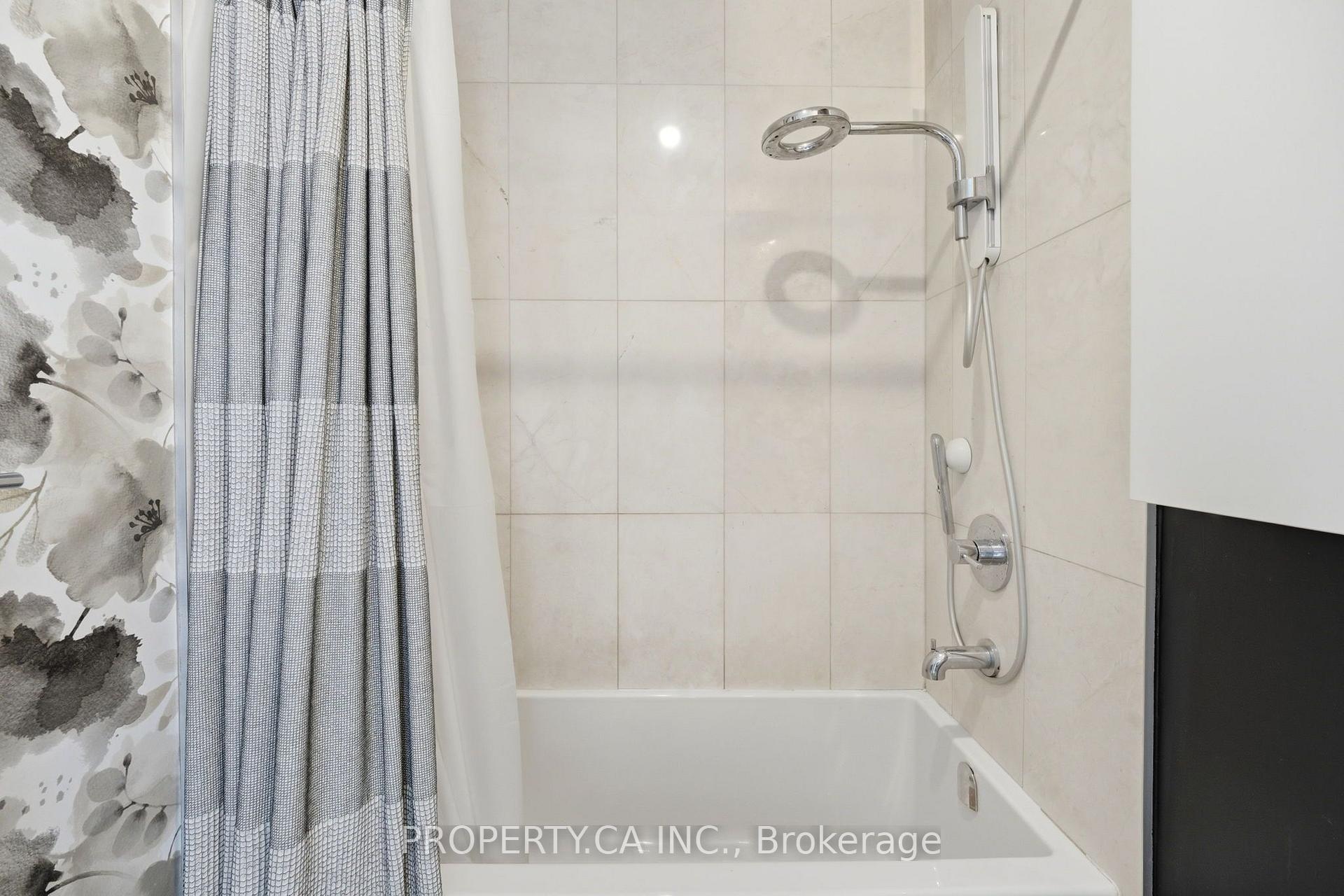 Photo 21 of Unit N-1004, 120 Bayview Avenue, Toronto, Waterfront Communities — HOMEH