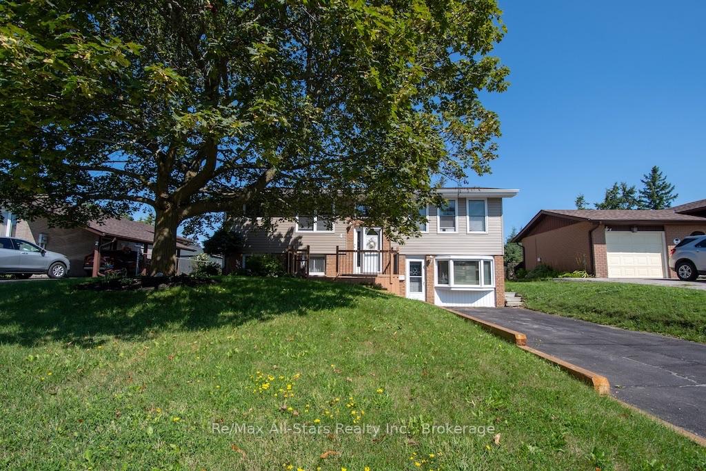 Photo 1 of 3 Daniel Court, Kawartha Lakes, Lindsay — HOMEH