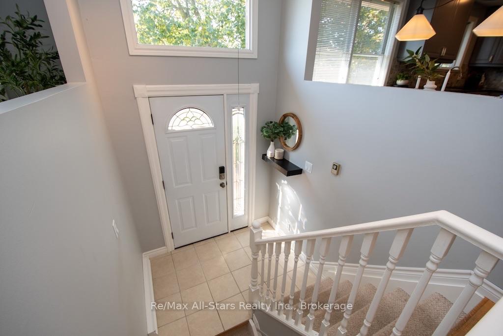 Photo 3 of 3 Daniel Court, Kawartha Lakes, Lindsay — HOMEH
