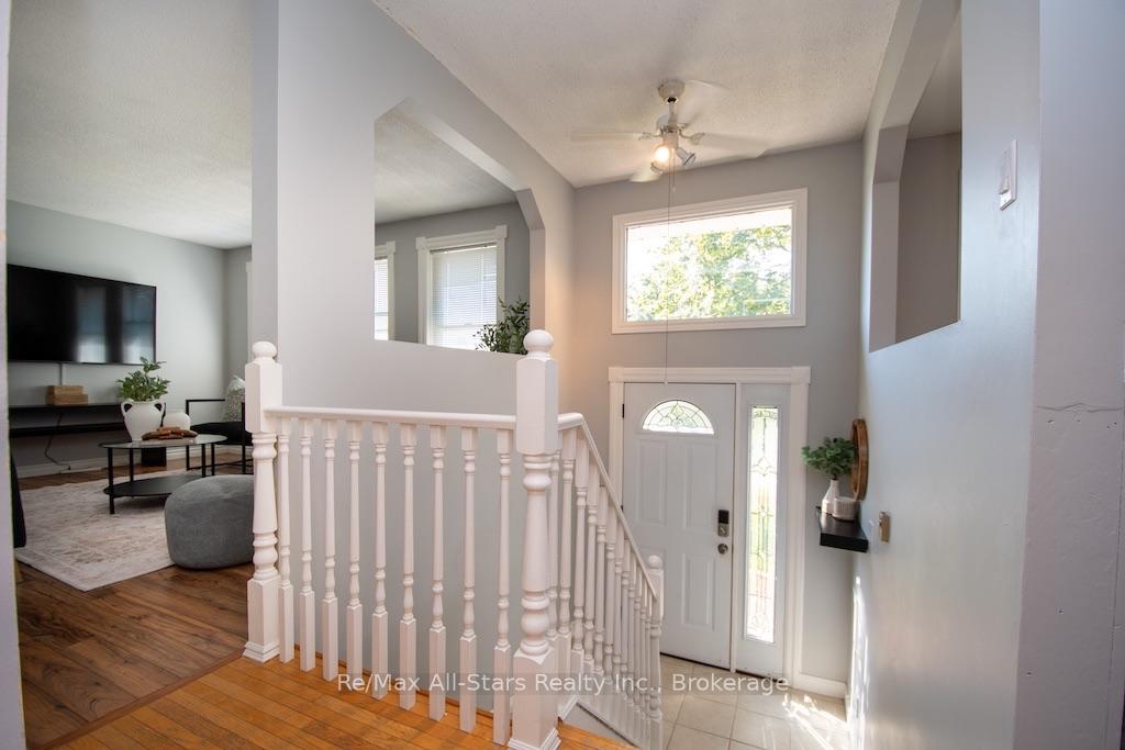 Photo 4 of 3 Daniel Court, Kawartha Lakes, Lindsay — HOMEH