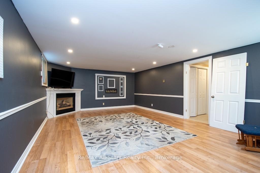 Photo 35 of 3 Daniel Court, Kawartha Lakes, Lindsay — HOMEH