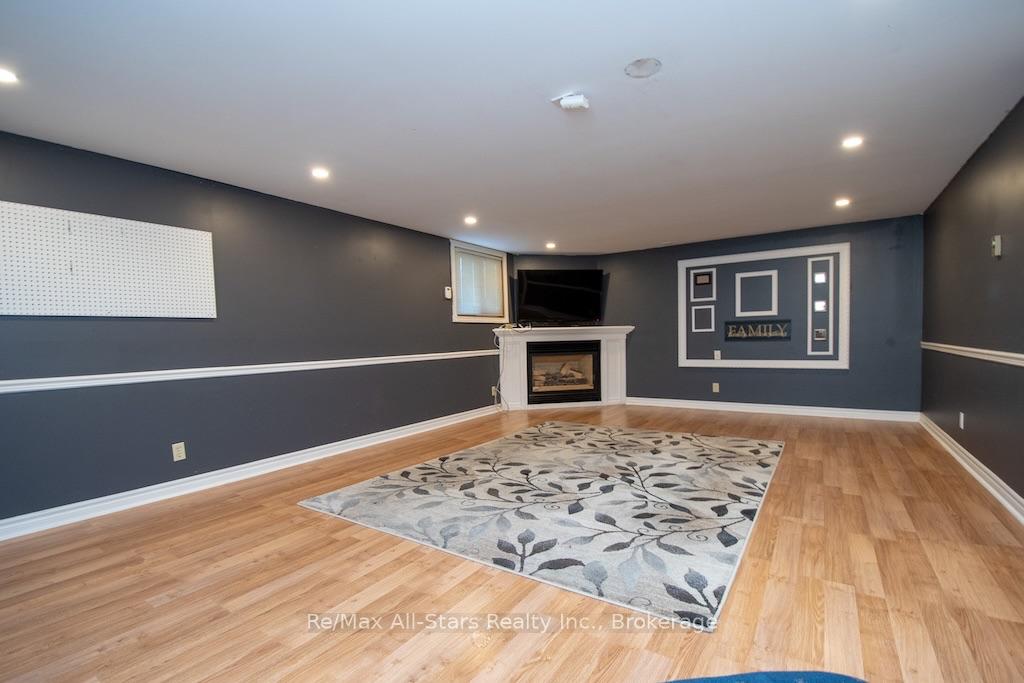 Photo 37 of 3 Daniel Court, Kawartha Lakes, Lindsay — HOMEH