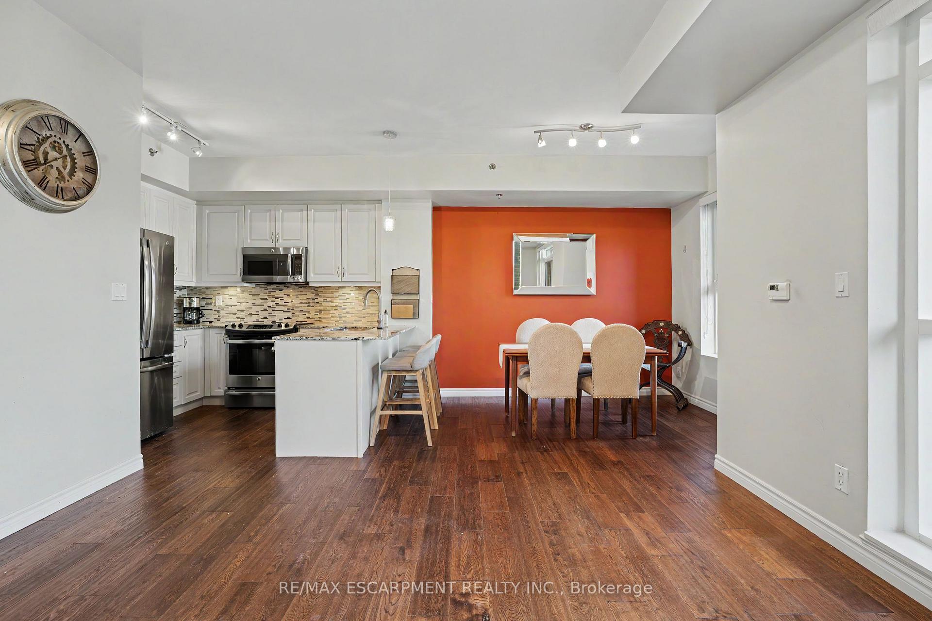 Photo 10 of Unit 206, 34 Plains Road E, Burlington, LaSalle — HOMEH