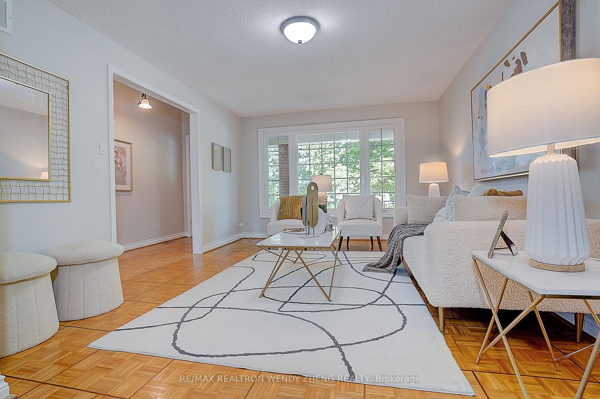 Photo 4 of 118 Henderson Avenue, Markham, Thornhill — HOMEH
