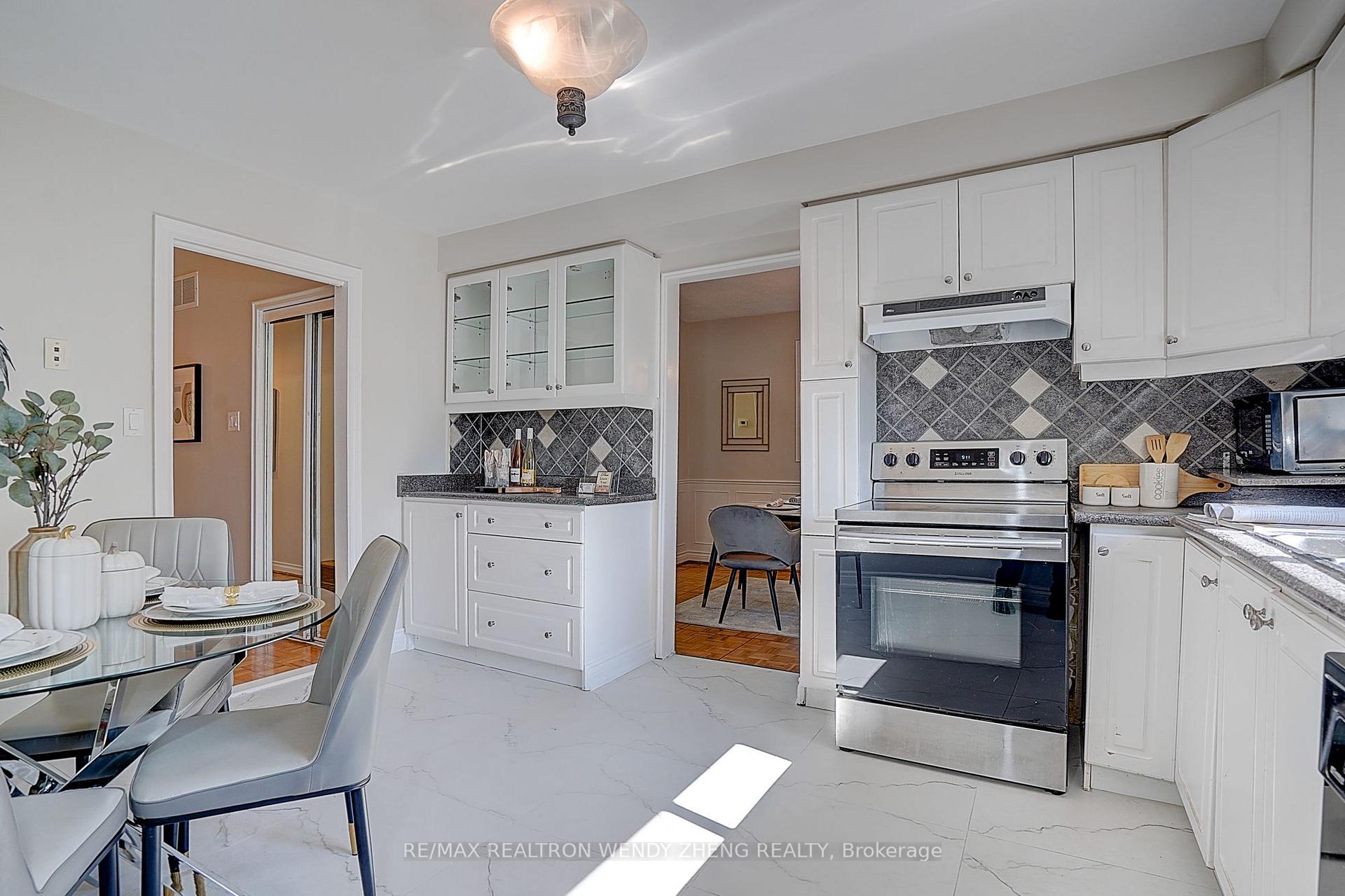 Photo 8 of 118 Henderson Avenue, Markham, Thornhill — HOMEH
