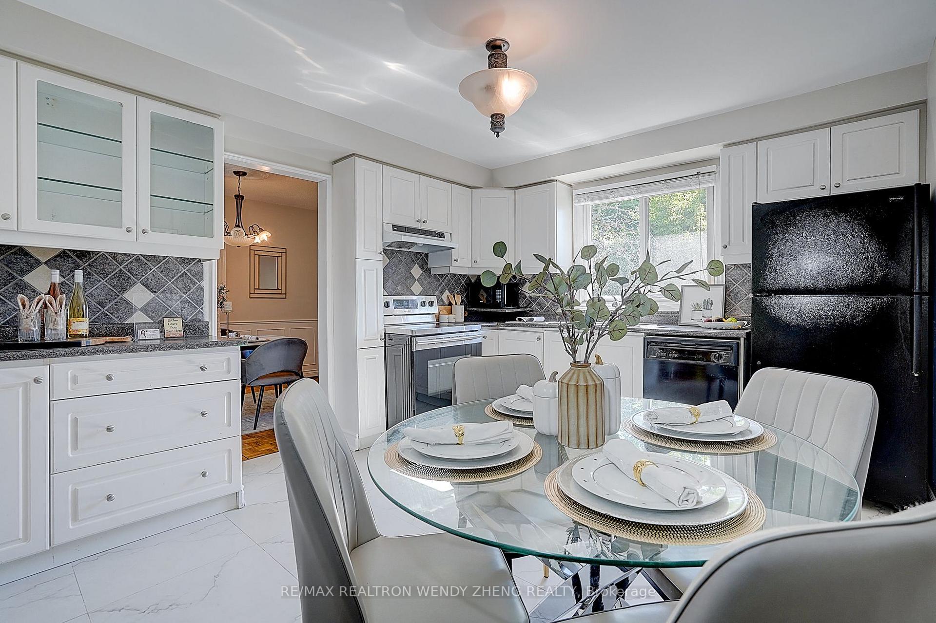 Photo 10 of 118 Henderson Avenue, Markham, Thornhill — HOMEH