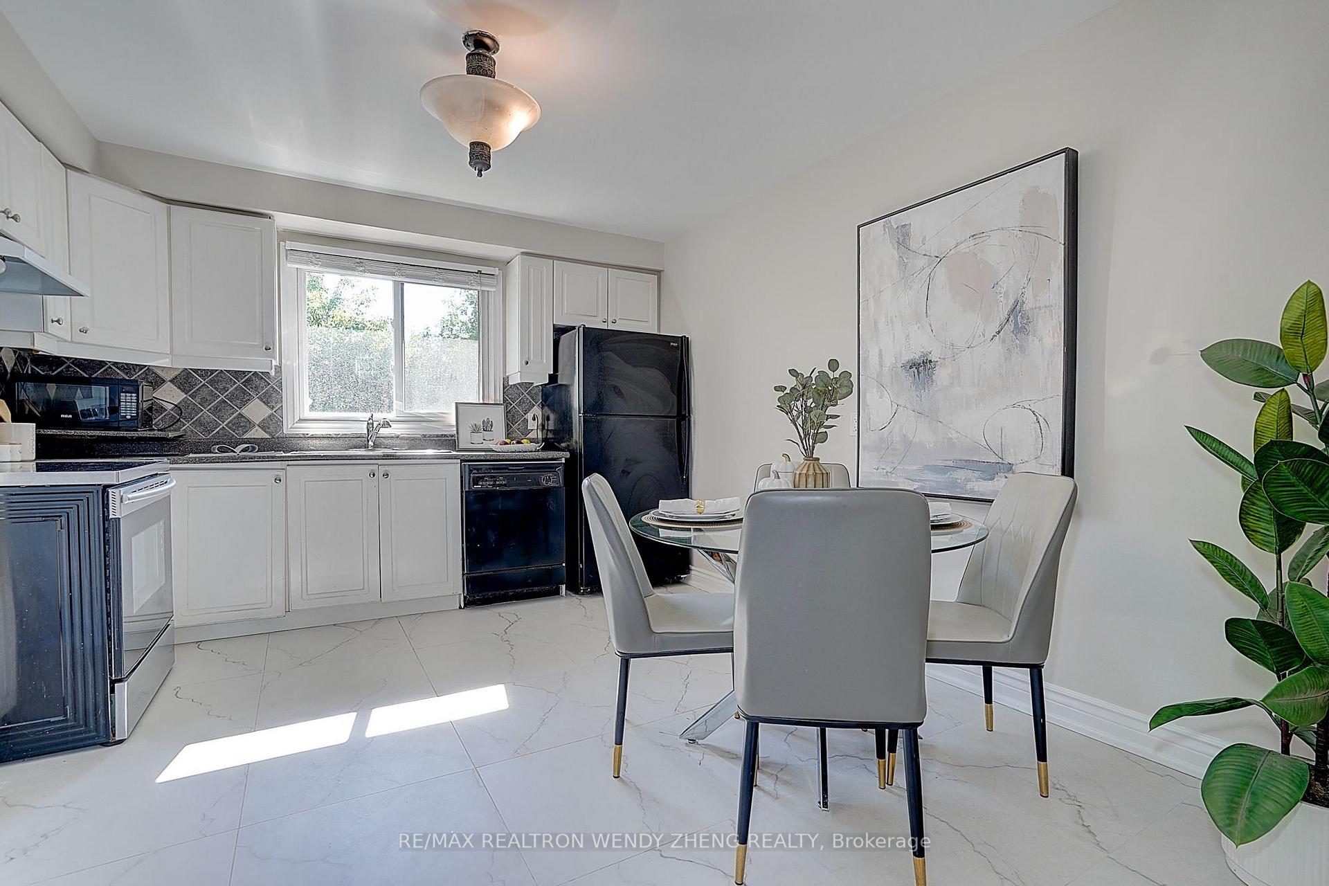 Photo 11 of 118 Henderson Avenue, Markham, Thornhill — HOMEH