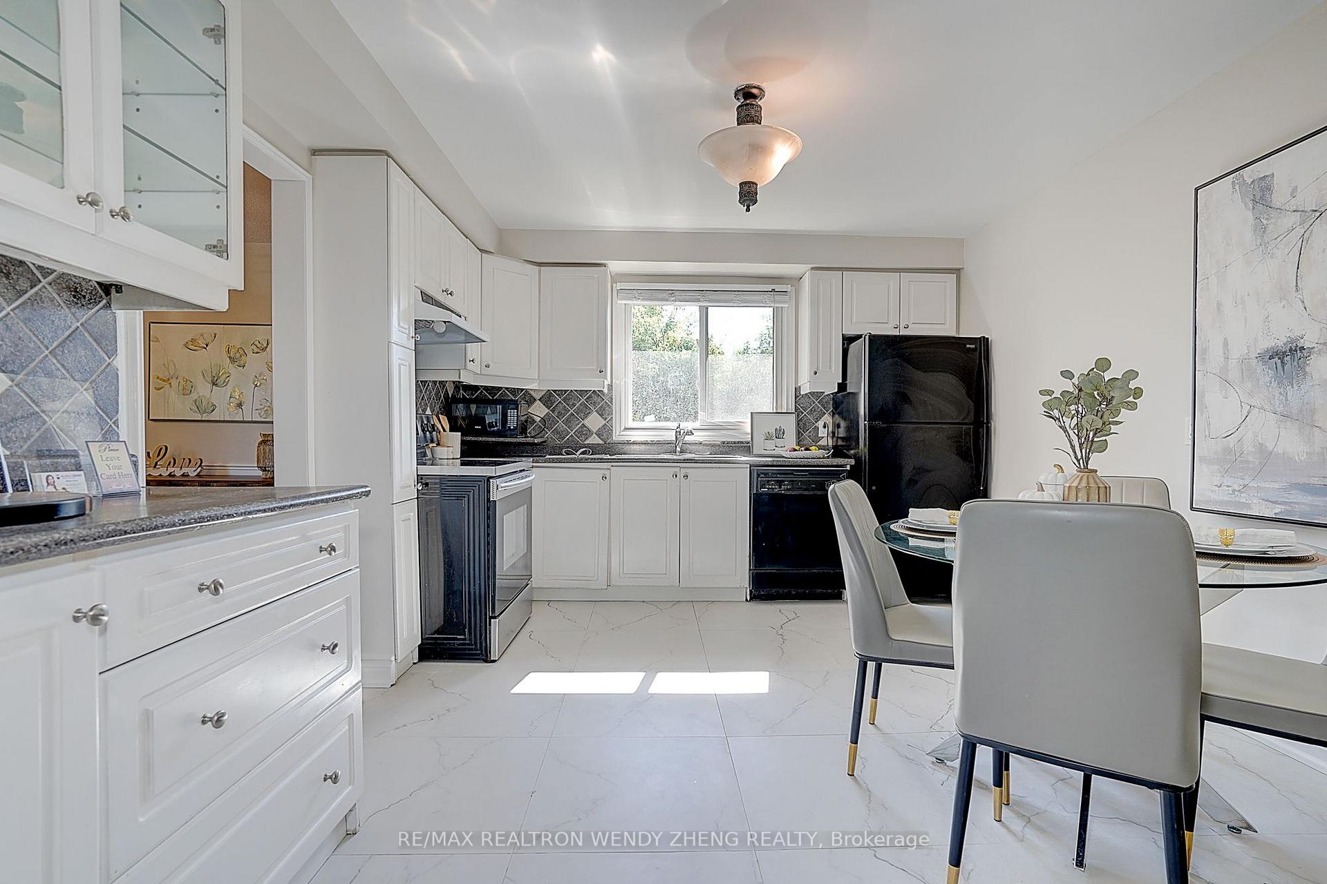 Photo 13 of 118 Henderson Avenue, Markham, Thornhill — HOMEH