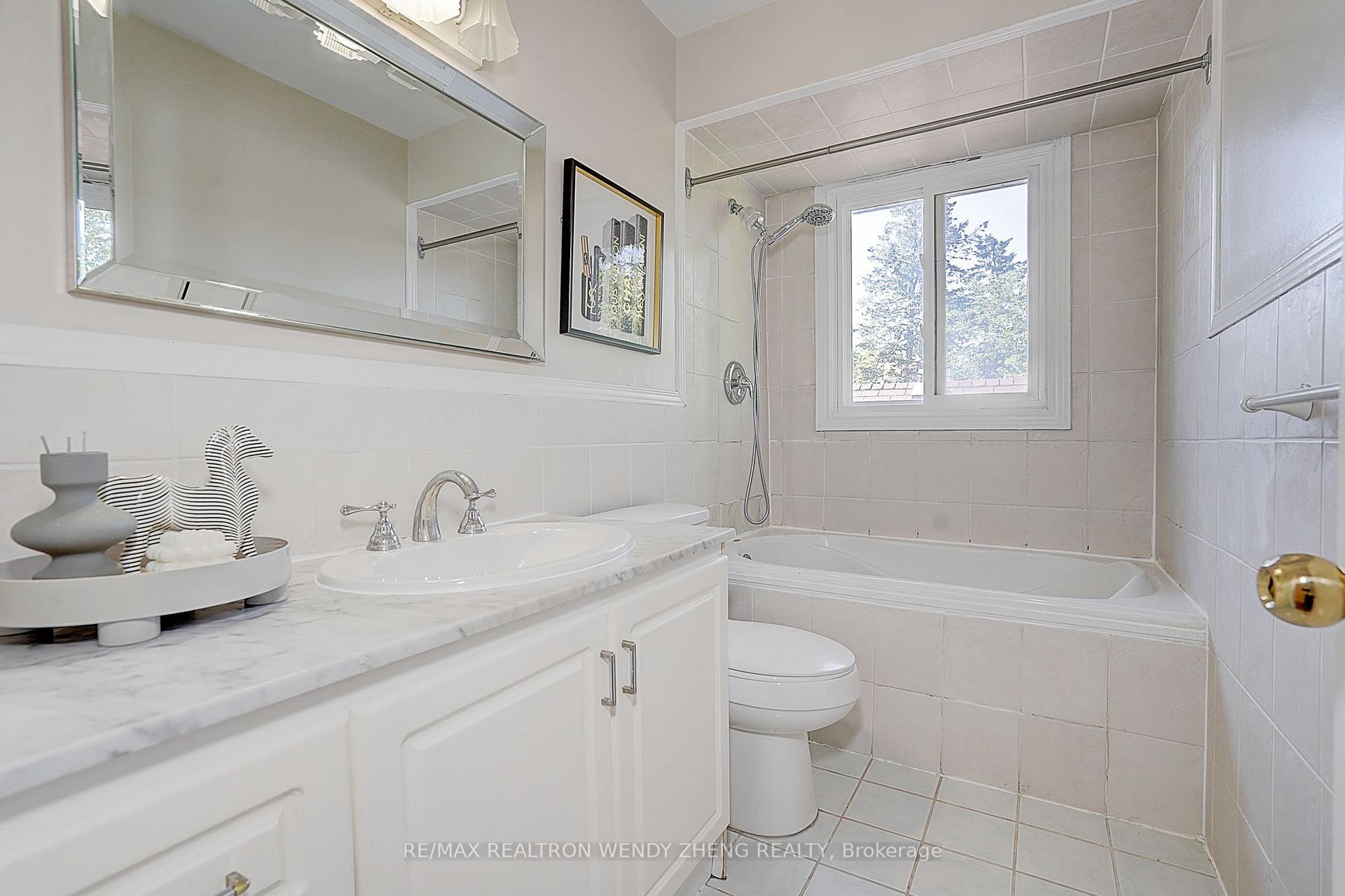 Photo 21 of 118 Henderson Avenue, Markham, Thornhill — HOMEH