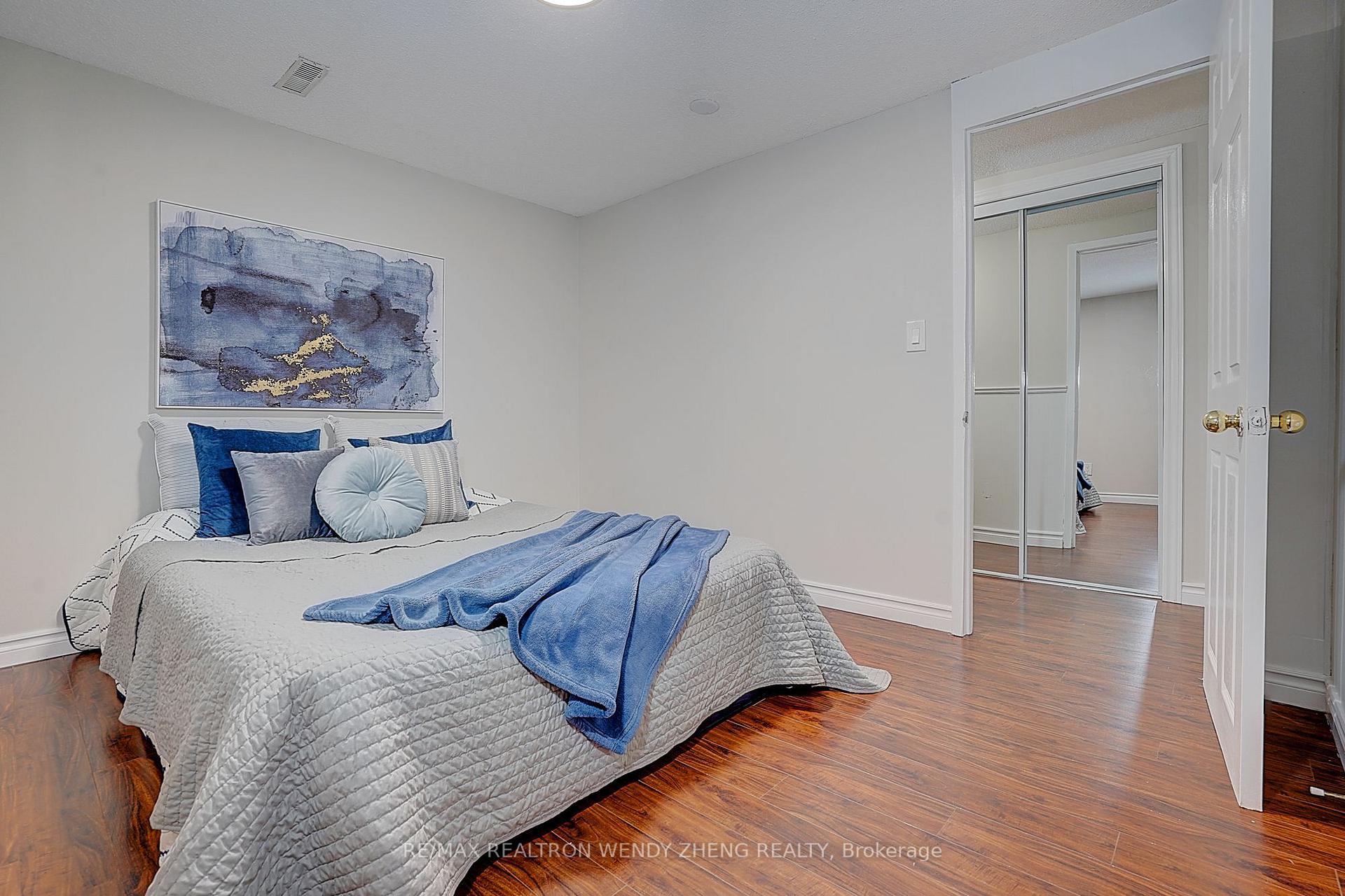Photo 36 of 118 Henderson Avenue, Markham, Thornhill — HOMEH
