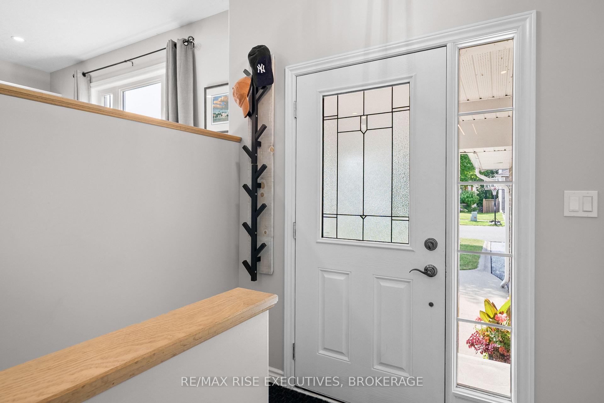 Photo 3 of 184 MacDougall Drive, Loyalist, Amherstview — HOMEH