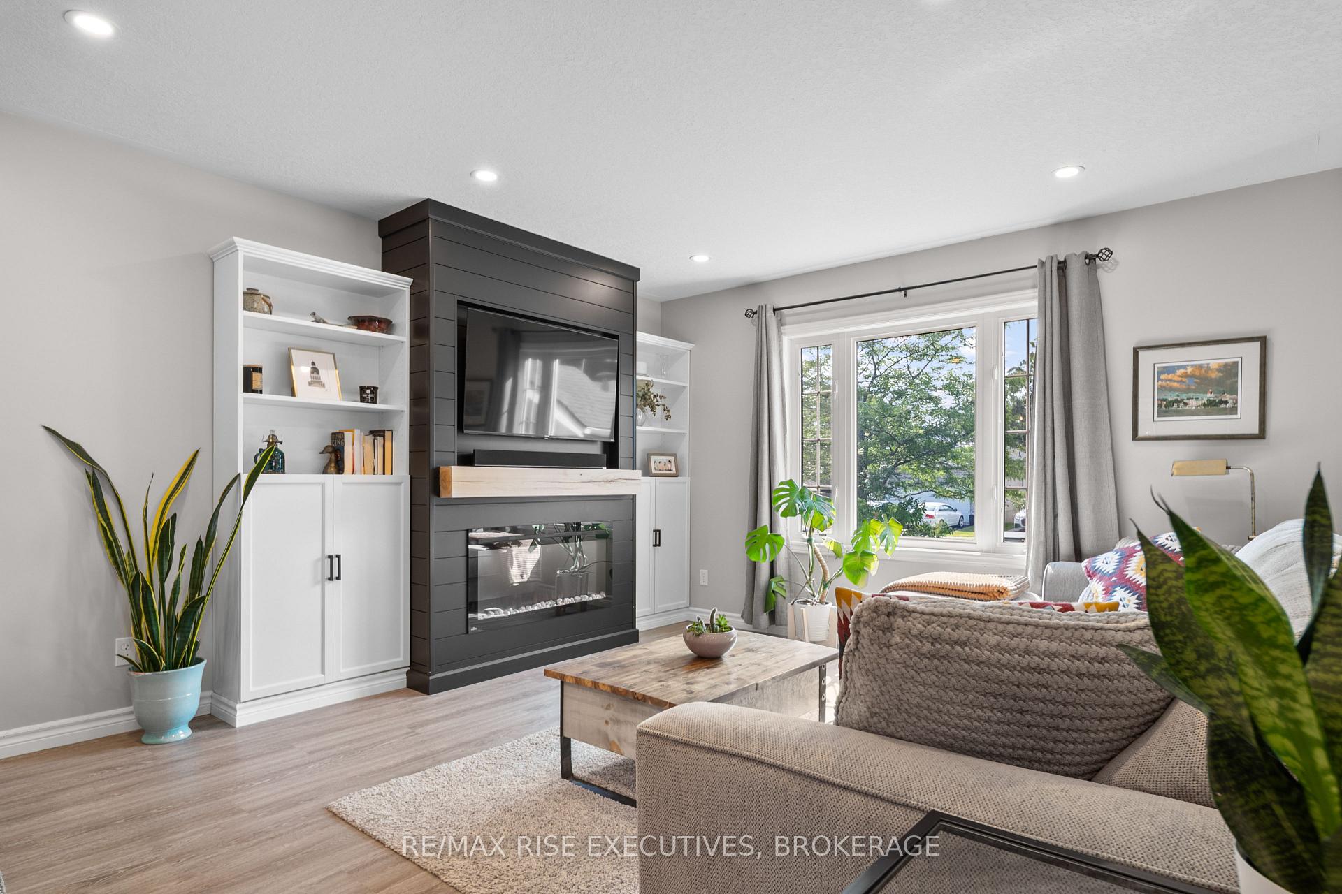 Photo 5 of 184 MacDougall Drive, Loyalist, Amherstview — HOMEH