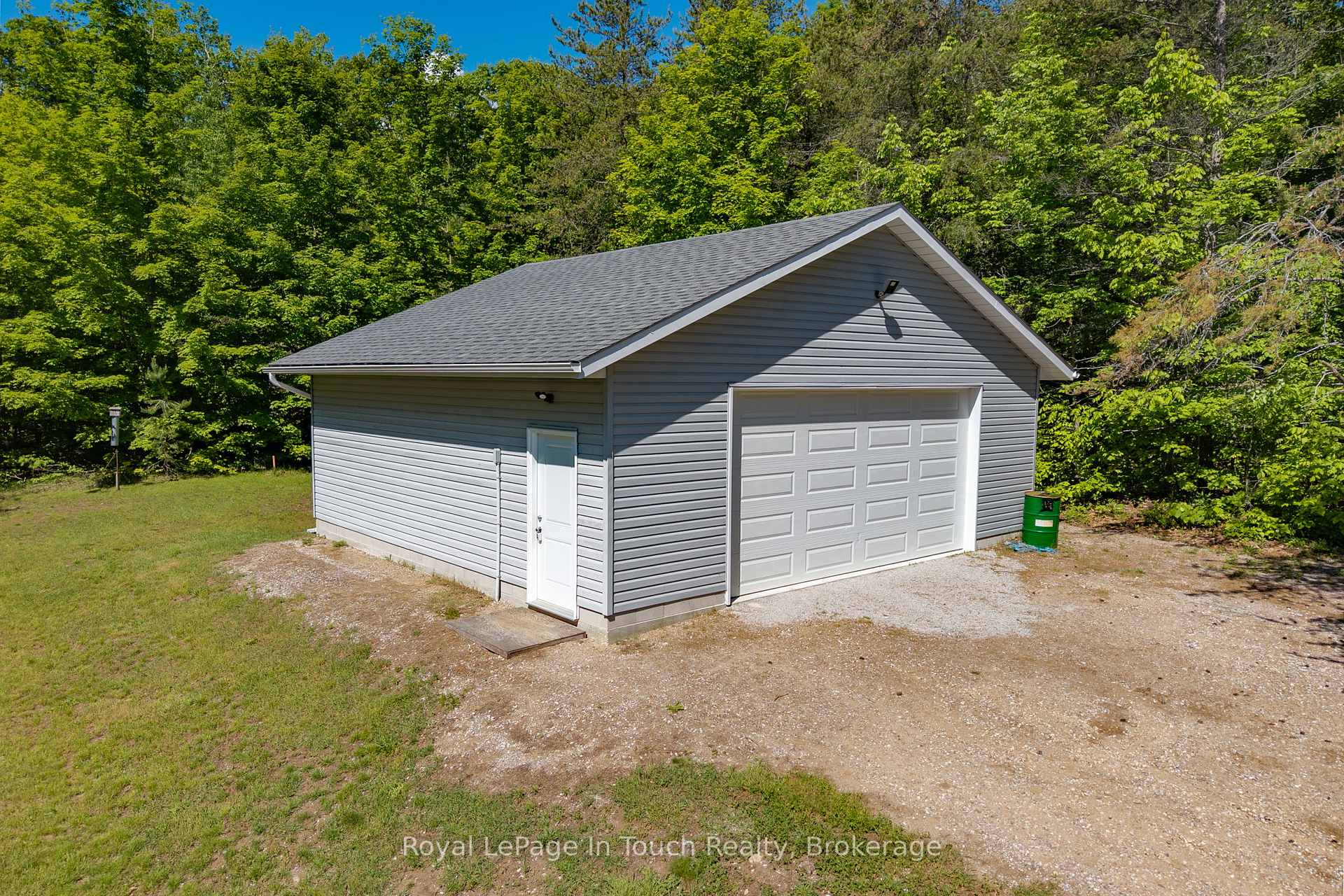 Photo 14 of 756 Champlain Road, Tiny, Rural Tiny — HOMEH