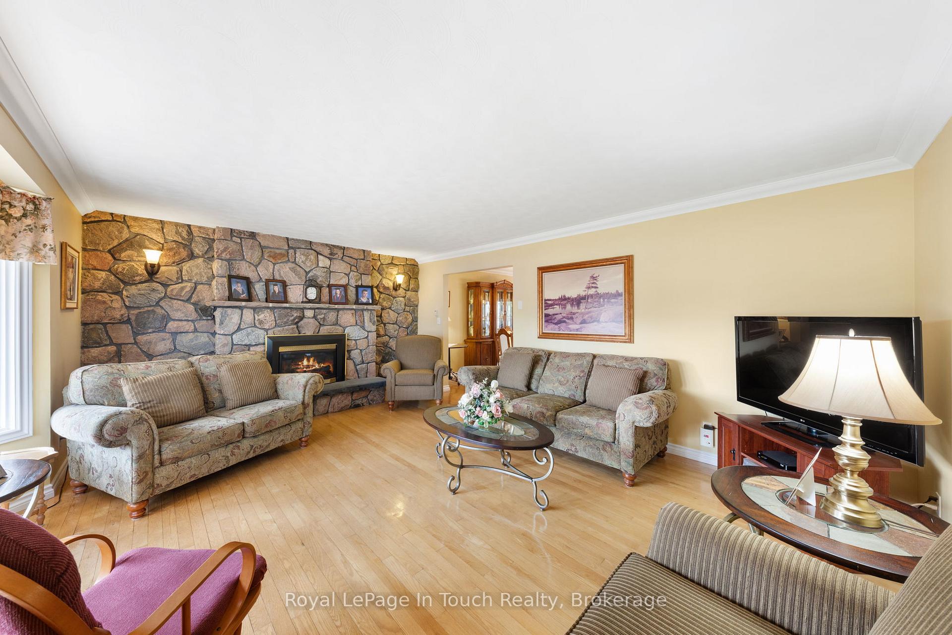 Photo 21 of 756 Champlain Road, Tiny, Rural Tiny — HOMEH