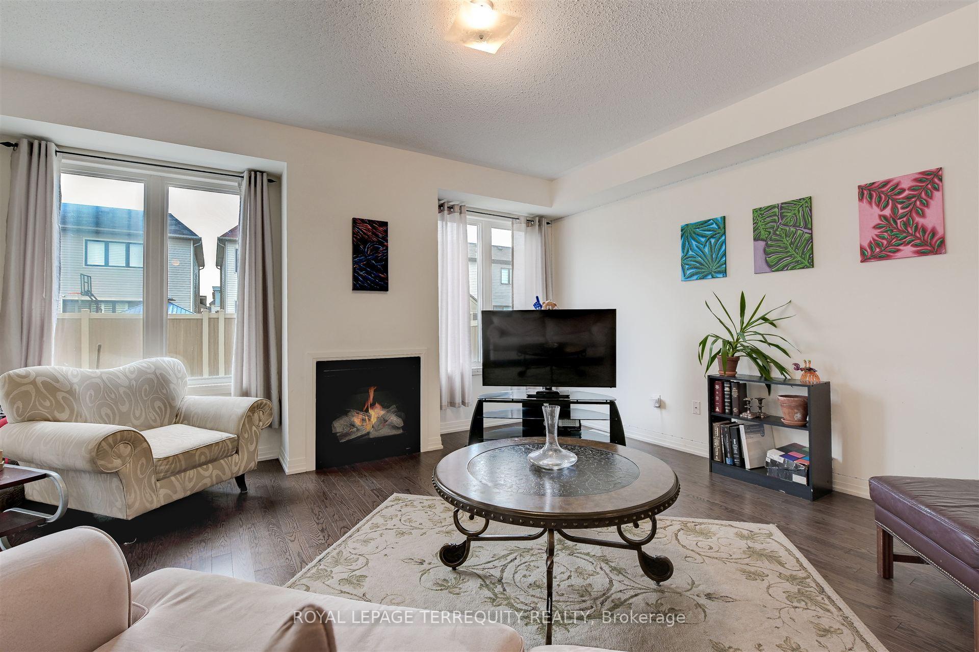 Photo 9 of 137 East Shore Drive, Clarington, Bowmanville — HOMEH