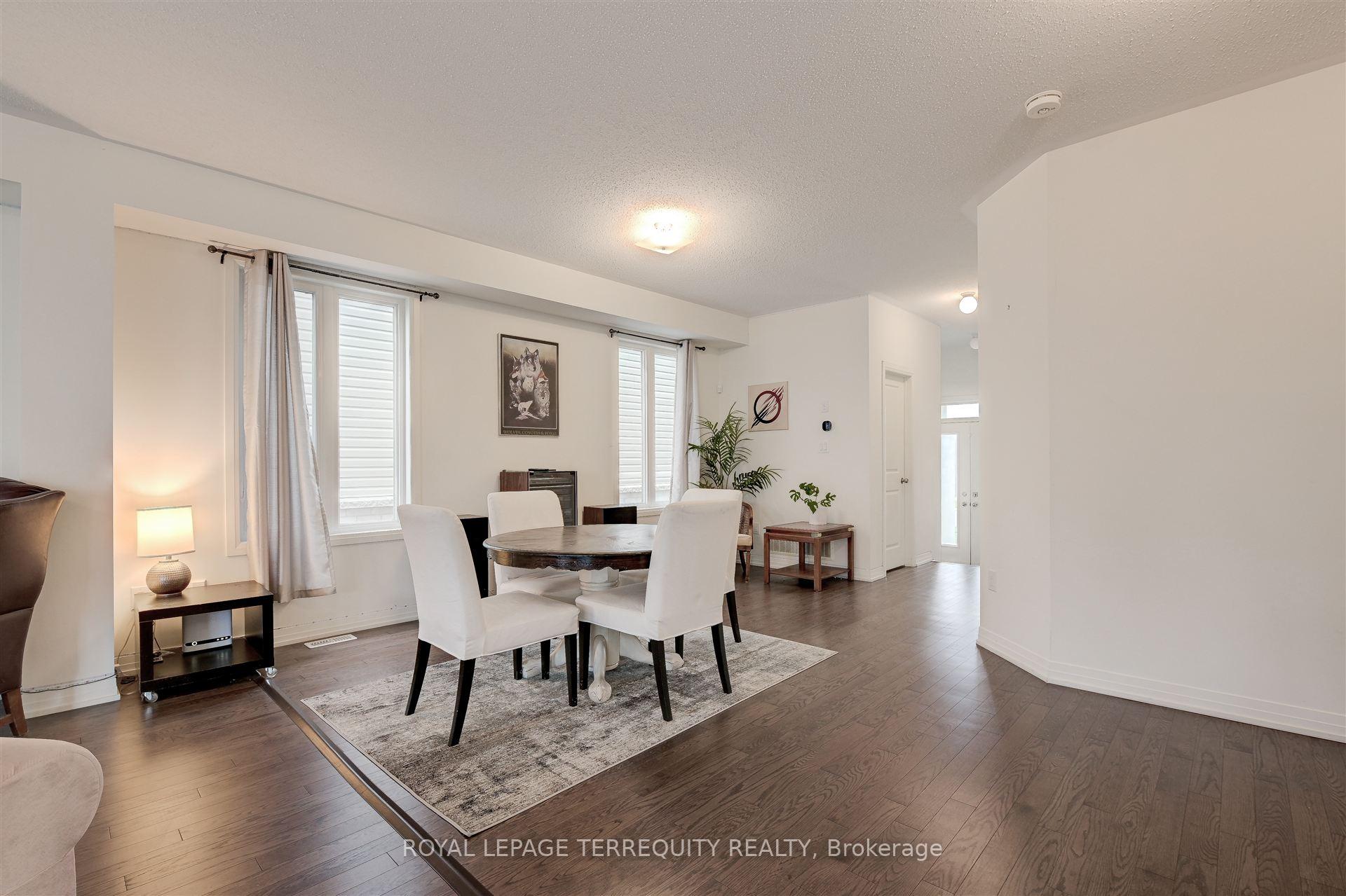 Photo 10 of 137 East Shore Drive, Clarington, Bowmanville — HOMEH