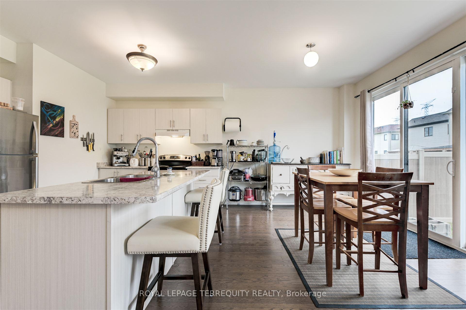 Photo 14 of 137 East Shore Drive, Clarington, Bowmanville — HOMEH