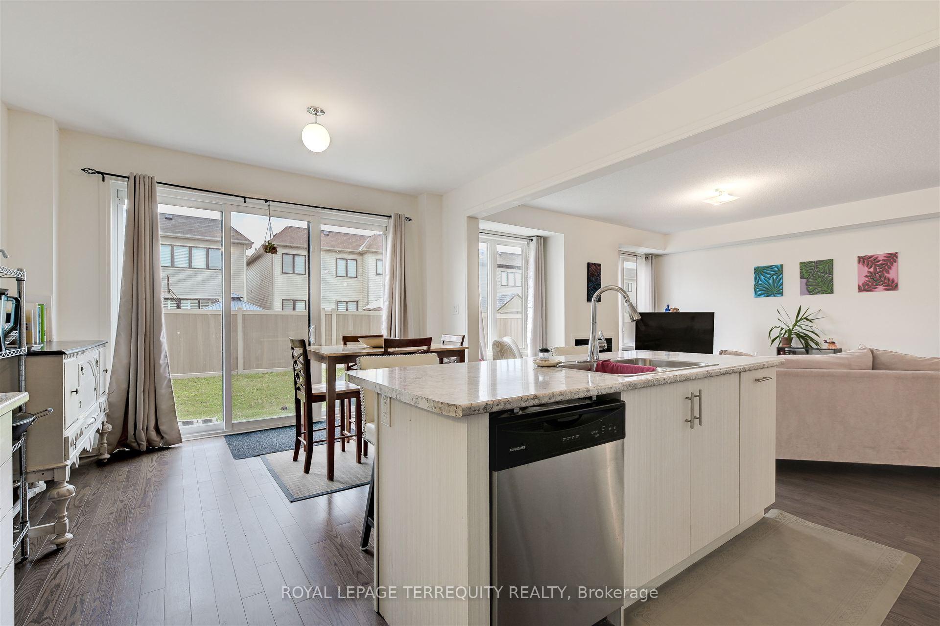 Photo 15 of 137 East Shore Drive, Clarington, Bowmanville — HOMEH
