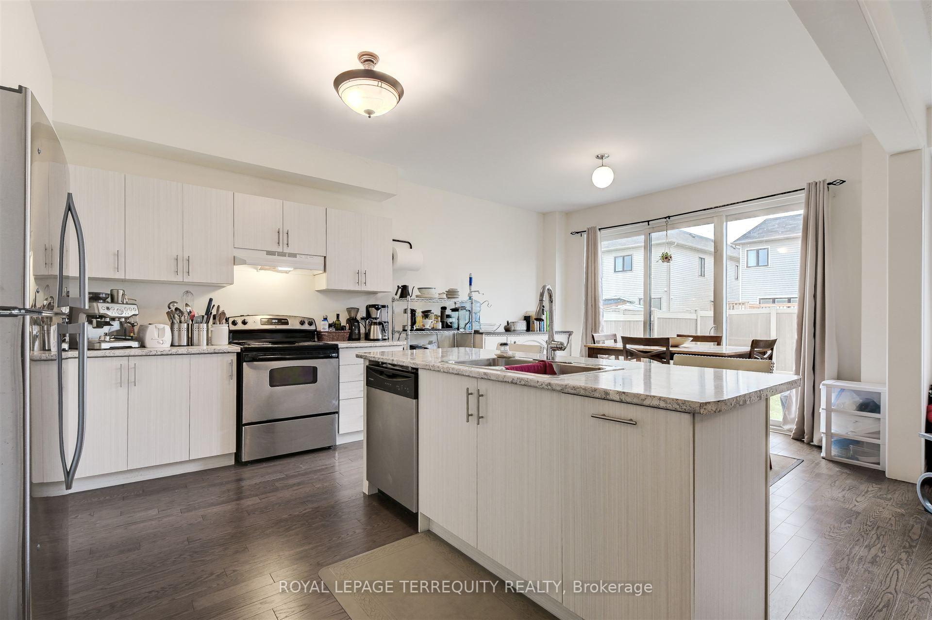 Photo 16 of 137 East Shore Drive, Clarington, Bowmanville — HOMEH