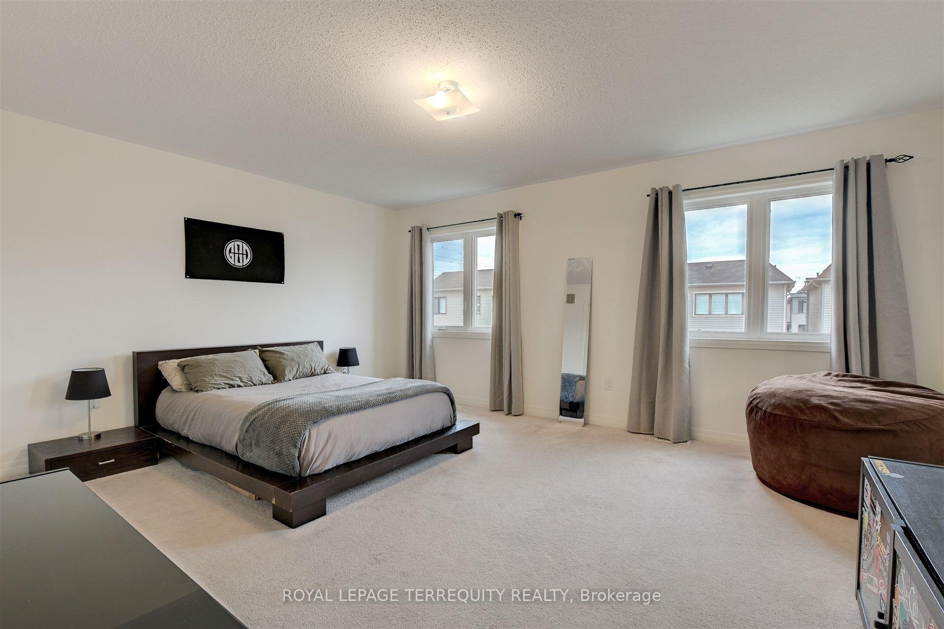 Photo 23 of 137 East Shore Drive, Clarington, Bowmanville — HOMEH