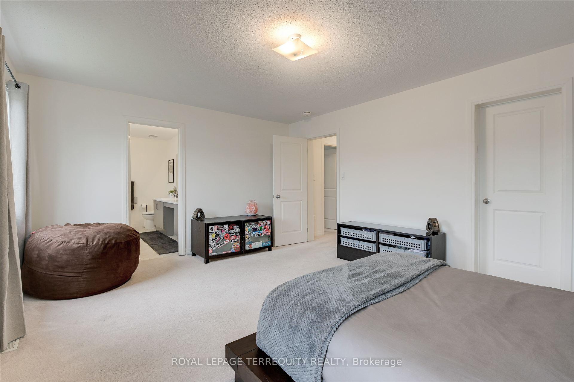 Photo 24 of 137 East Shore Drive, Clarington, Bowmanville — HOMEH