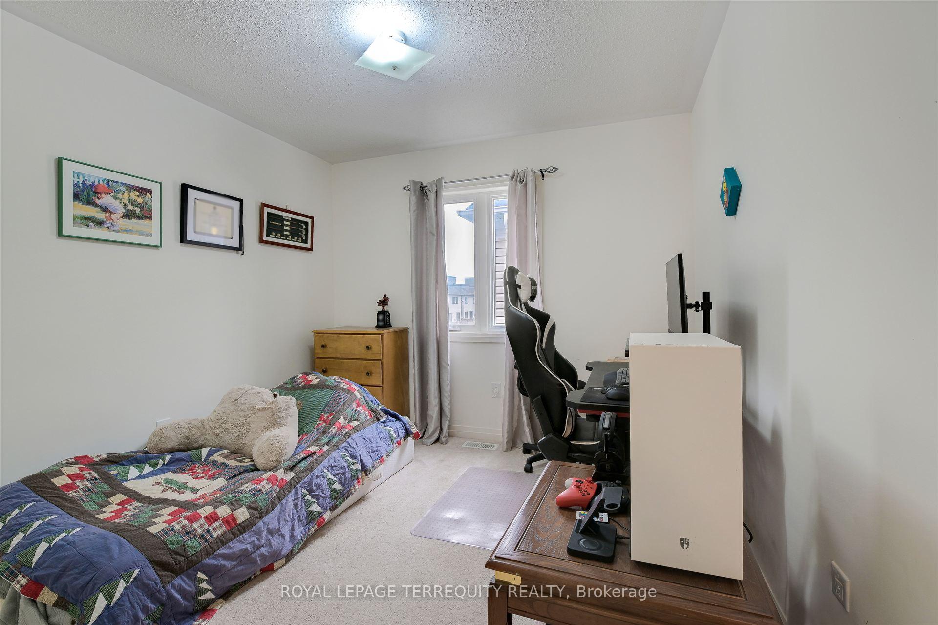 Photo 32 of 137 East Shore Drive, Clarington, Bowmanville — HOMEH