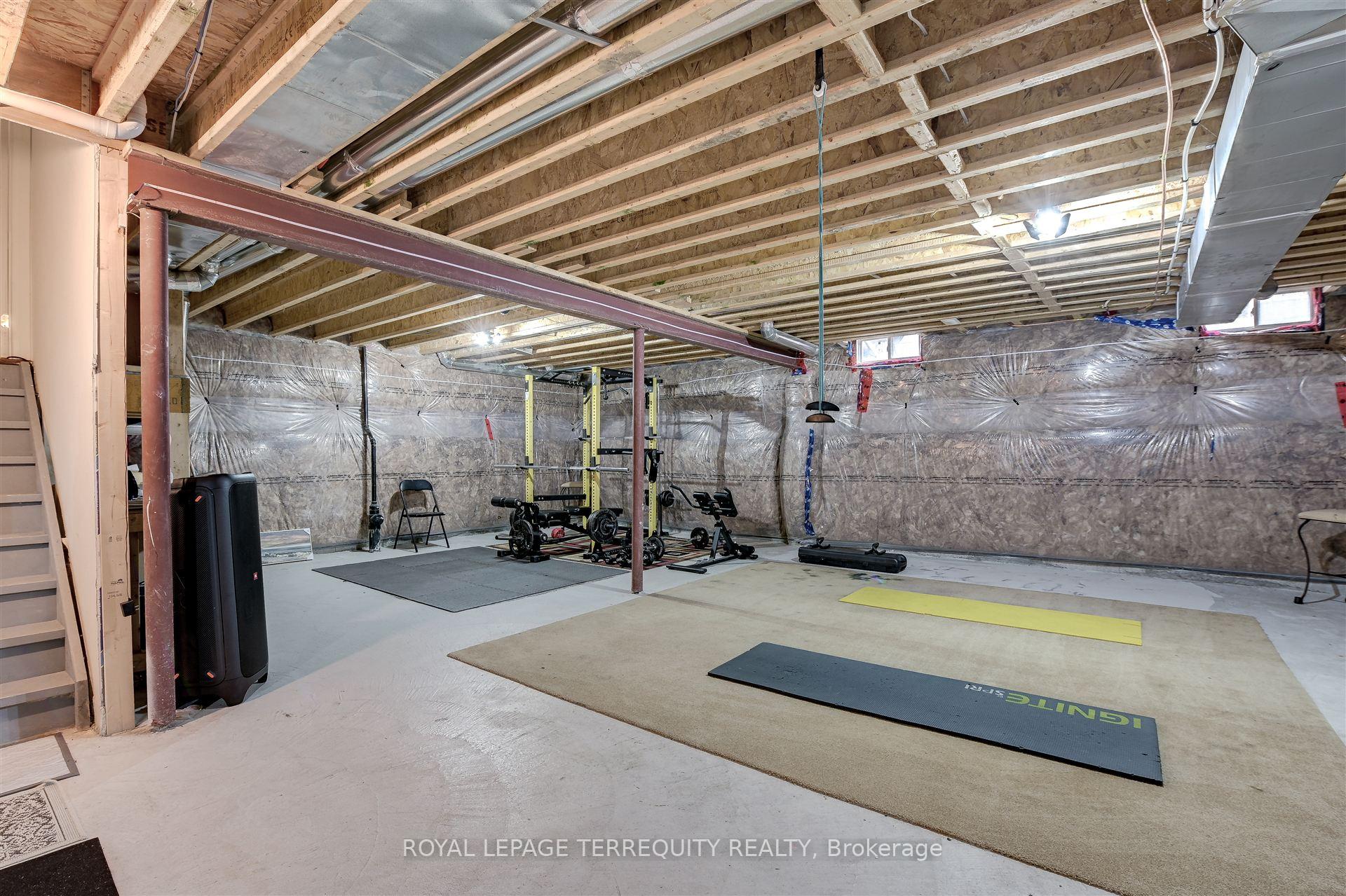 Photo 37 of 137 East Shore Drive, Clarington, Bowmanville — HOMEH