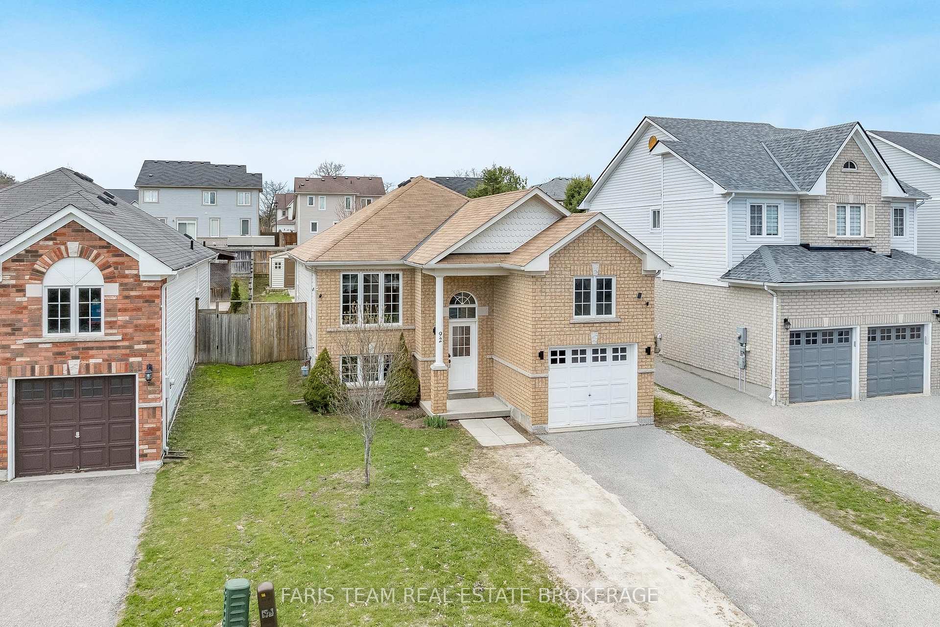 Photo 2 of 92 Wesley Avenue, Wasaga Beach — HOMEH