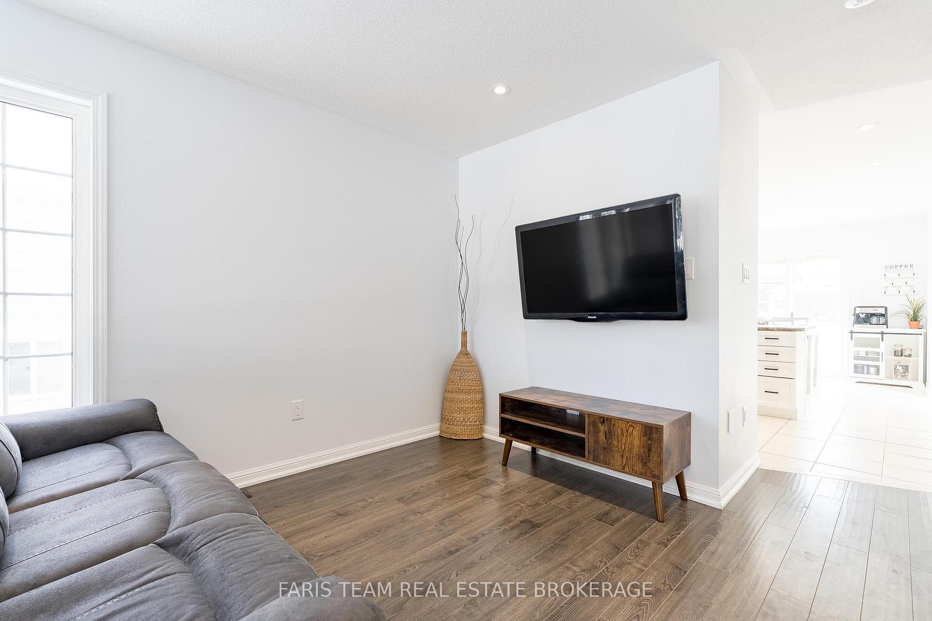 Photo 12 of 92 Wesley Avenue, Wasaga Beach — HOMEH