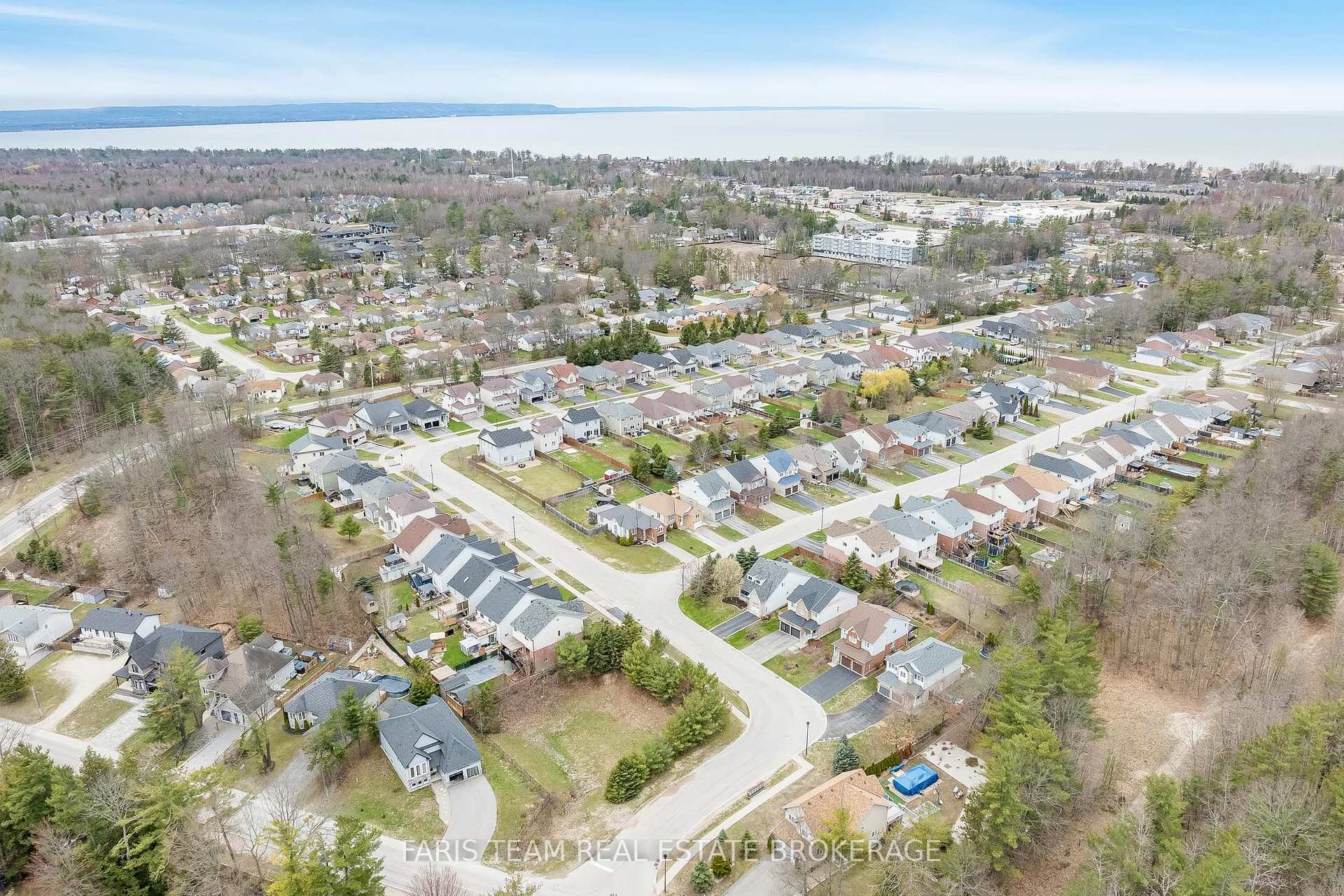 Photo 31 of 92 Wesley Avenue, Wasaga Beach — HOMEH