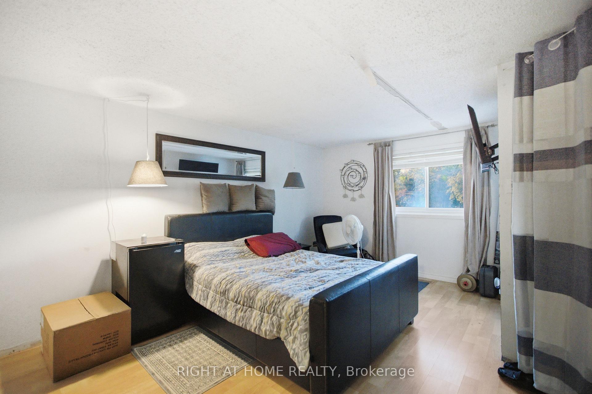 Photo 15 of 107 Castlefrank Road, Ottawa, Kanata - Glencairn/Hazeldean — HOMEH