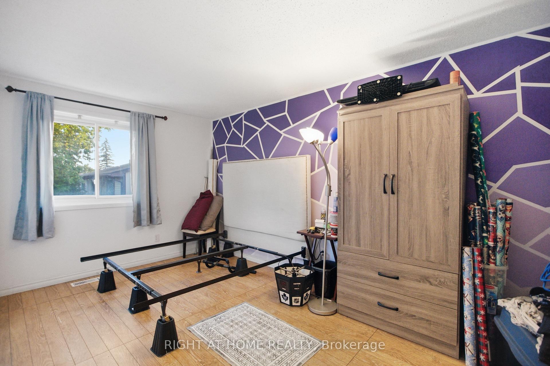 Photo 19 of 107 Castlefrank Road, Ottawa, Kanata - Glencairn/Hazeldean — HOMEH