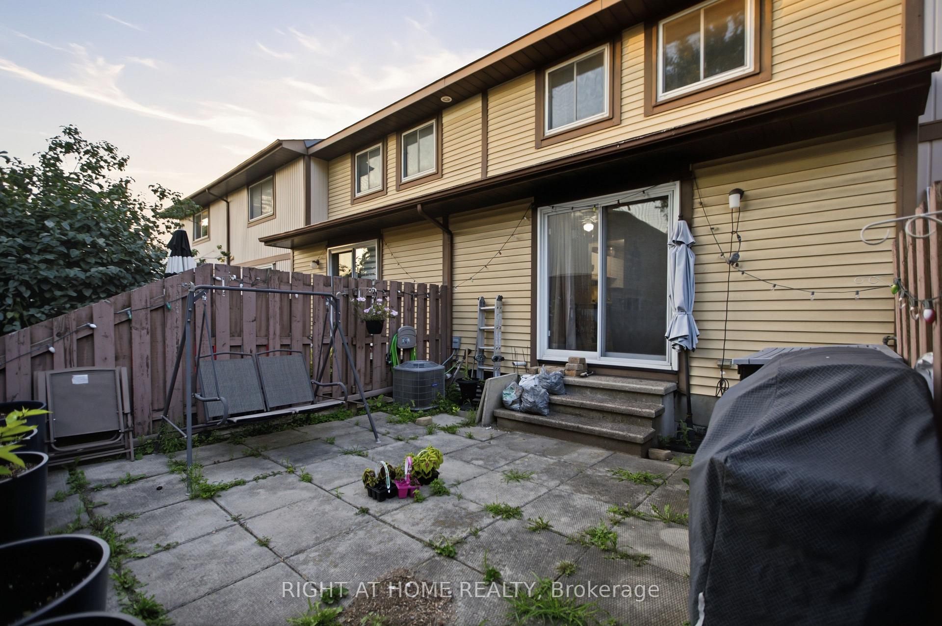 Photo 25 of 107 Castlefrank Road, Ottawa, Kanata - Glencairn/Hazeldean — HOMEH