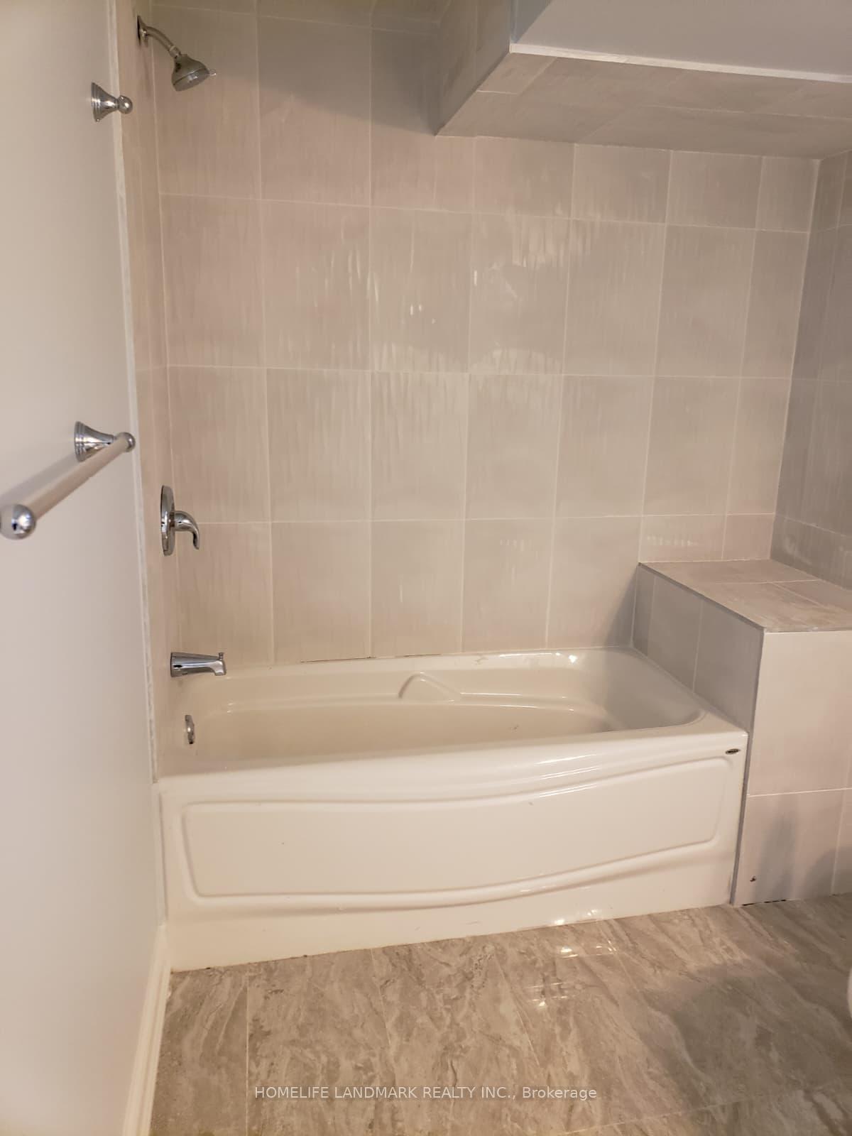 Photo 5 of 24 Oranmore Crescent, Brampton, Credit Valley — HOMEH