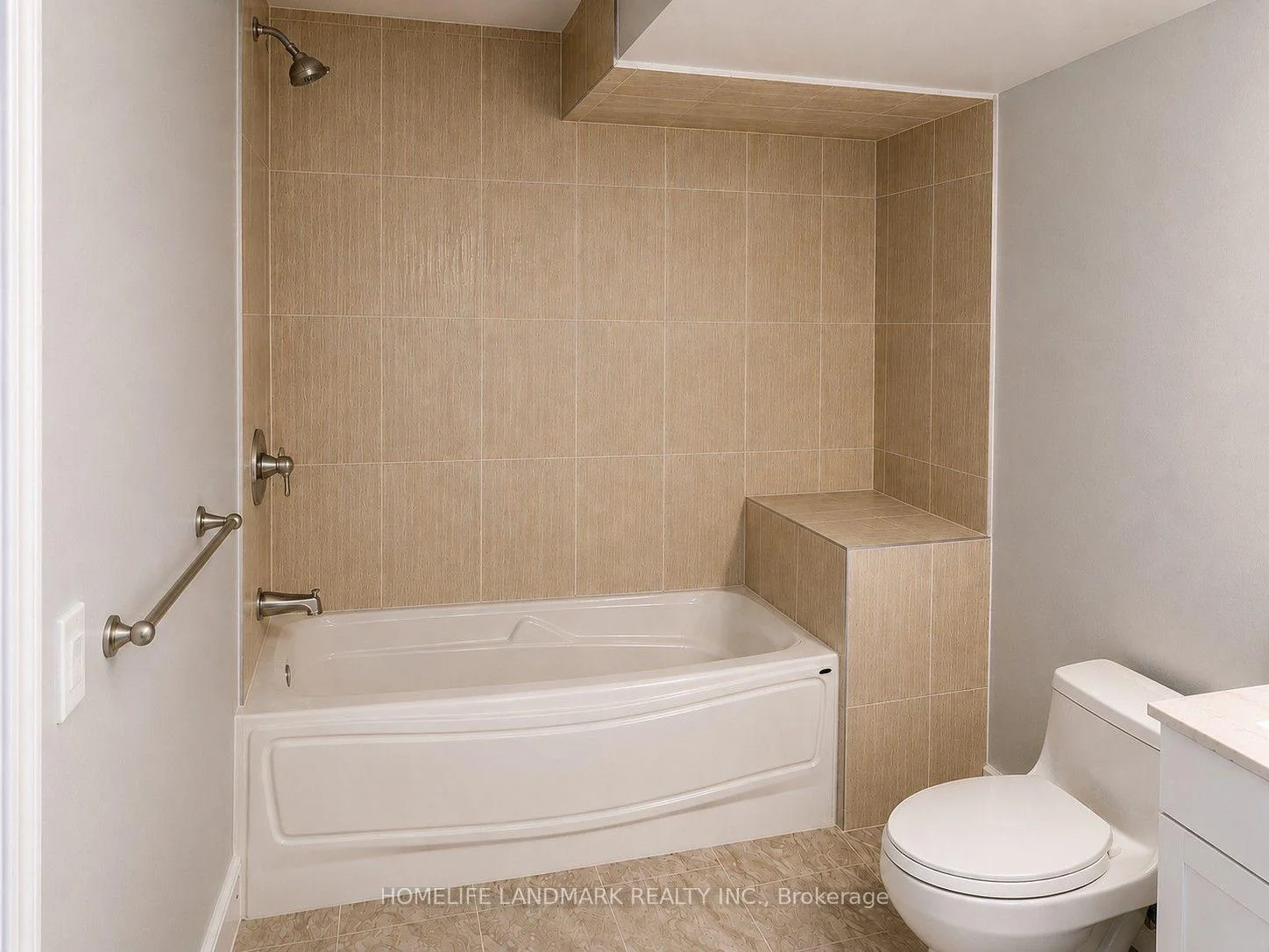 Photo 6 of 24 Oranmore Crescent, Brampton, Credit Valley — HOMEH