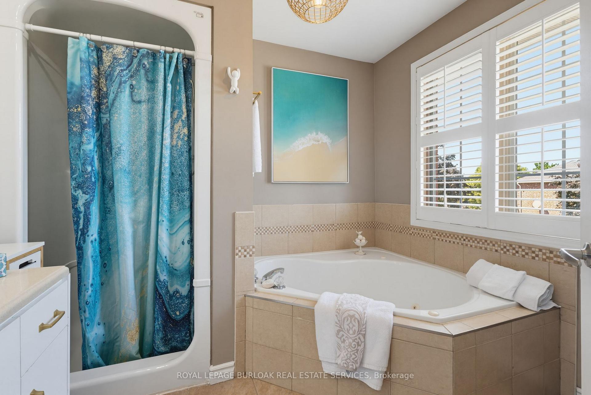 Photo 22 of 46 Chelsea Crescent, Hamilton, Stoney Creek — HOMEH