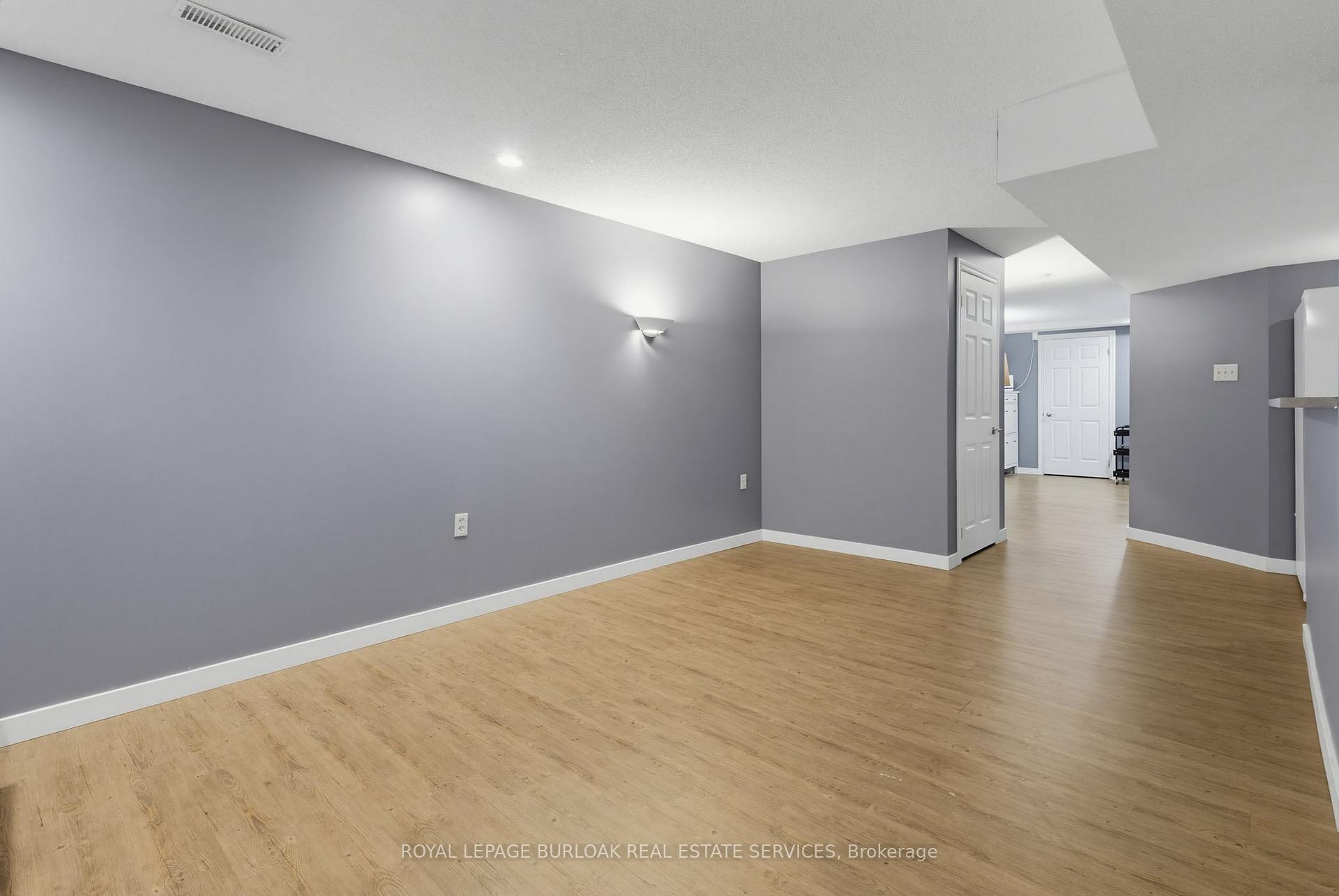 Photo 32 of 46 Chelsea Crescent, Hamilton, Stoney Creek — HOMEH