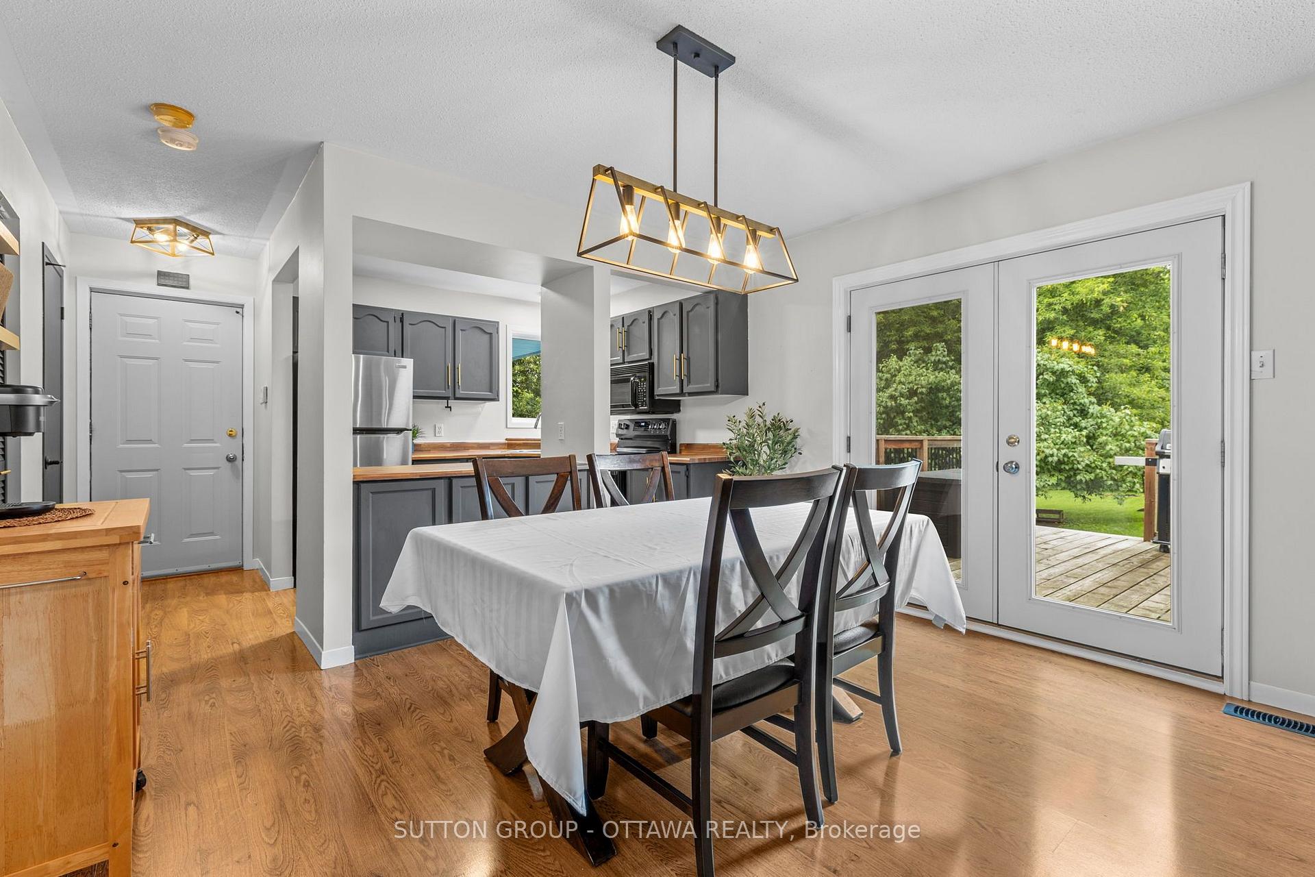 Photo 7 of 8097 Laurie Lane, Ottawa, Metcalfe — HOMEH