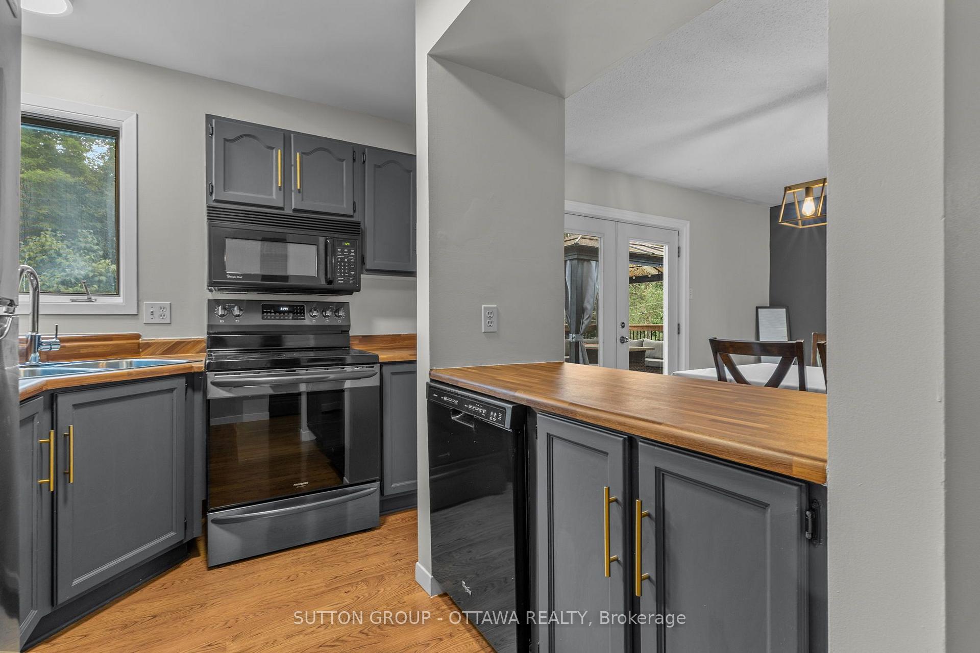 Photo 10 of 8097 Laurie Lane, Ottawa, Metcalfe — HOMEH