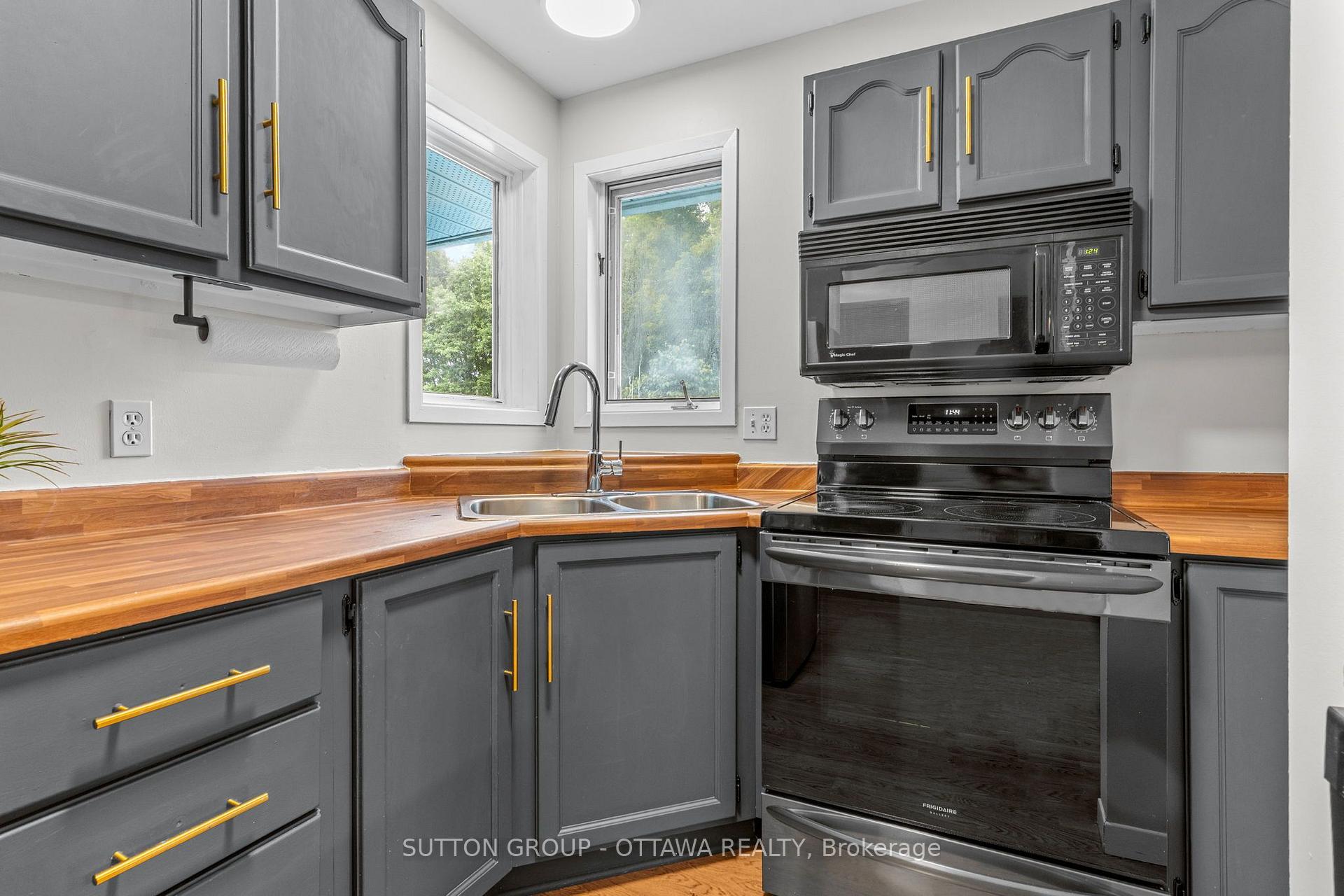 Photo 11 of 8097 Laurie Lane, Ottawa, Metcalfe — HOMEH