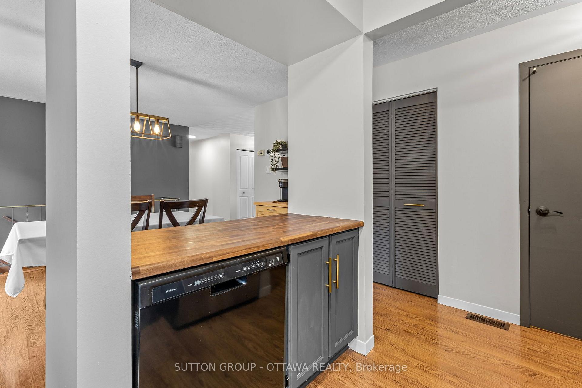 Photo 12 of 8097 Laurie Lane, Ottawa, Metcalfe — HOMEH