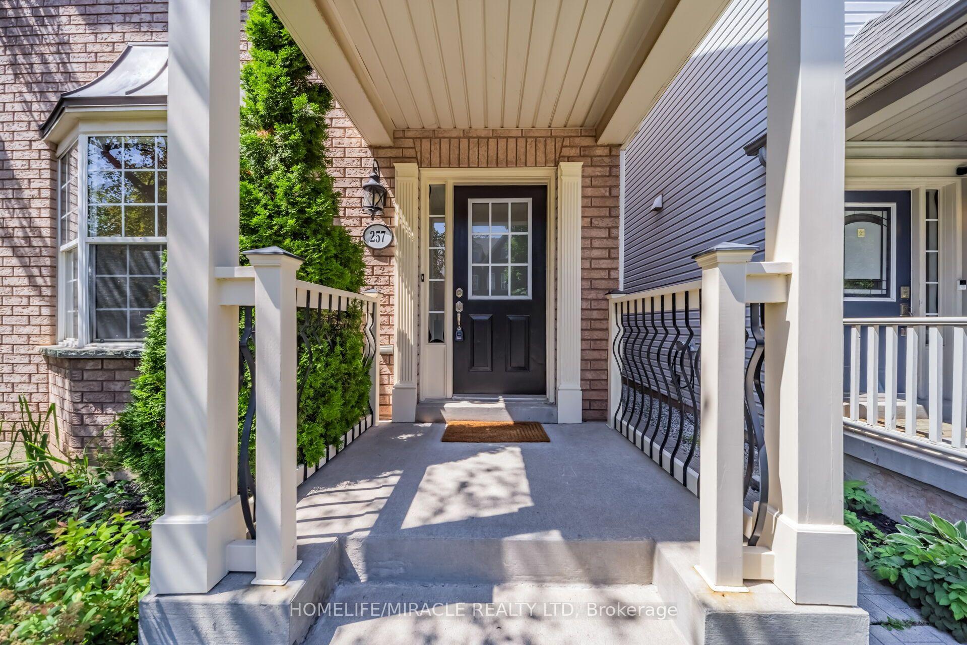 Photo 3 of 257 Gatwick Drive, Oakville, River Oaks — HOMEH