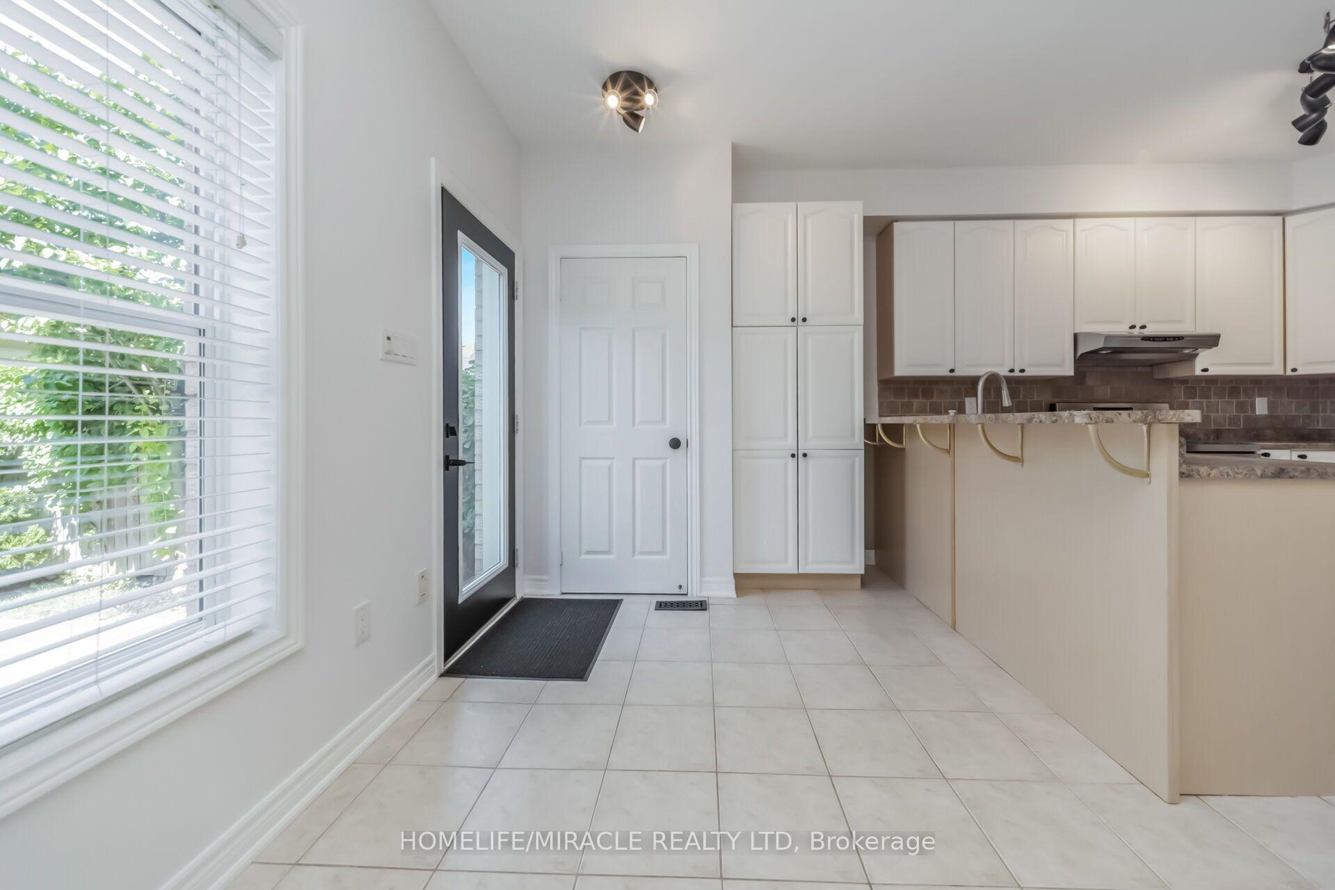Photo 12 of 257 Gatwick Drive, Oakville, River Oaks — HOMEH