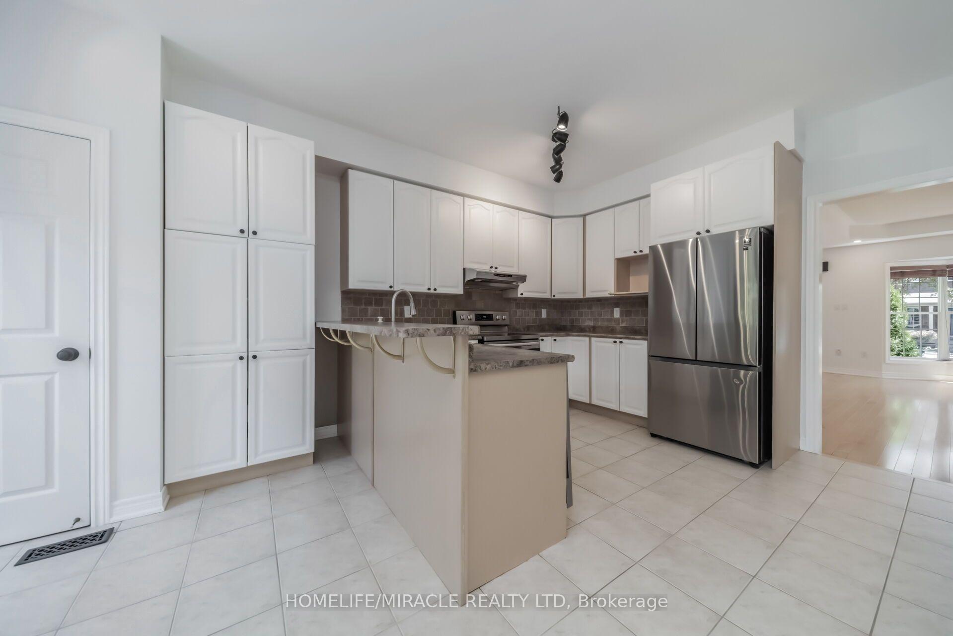Photo 13 of 257 Gatwick Drive, Oakville, River Oaks — HOMEH